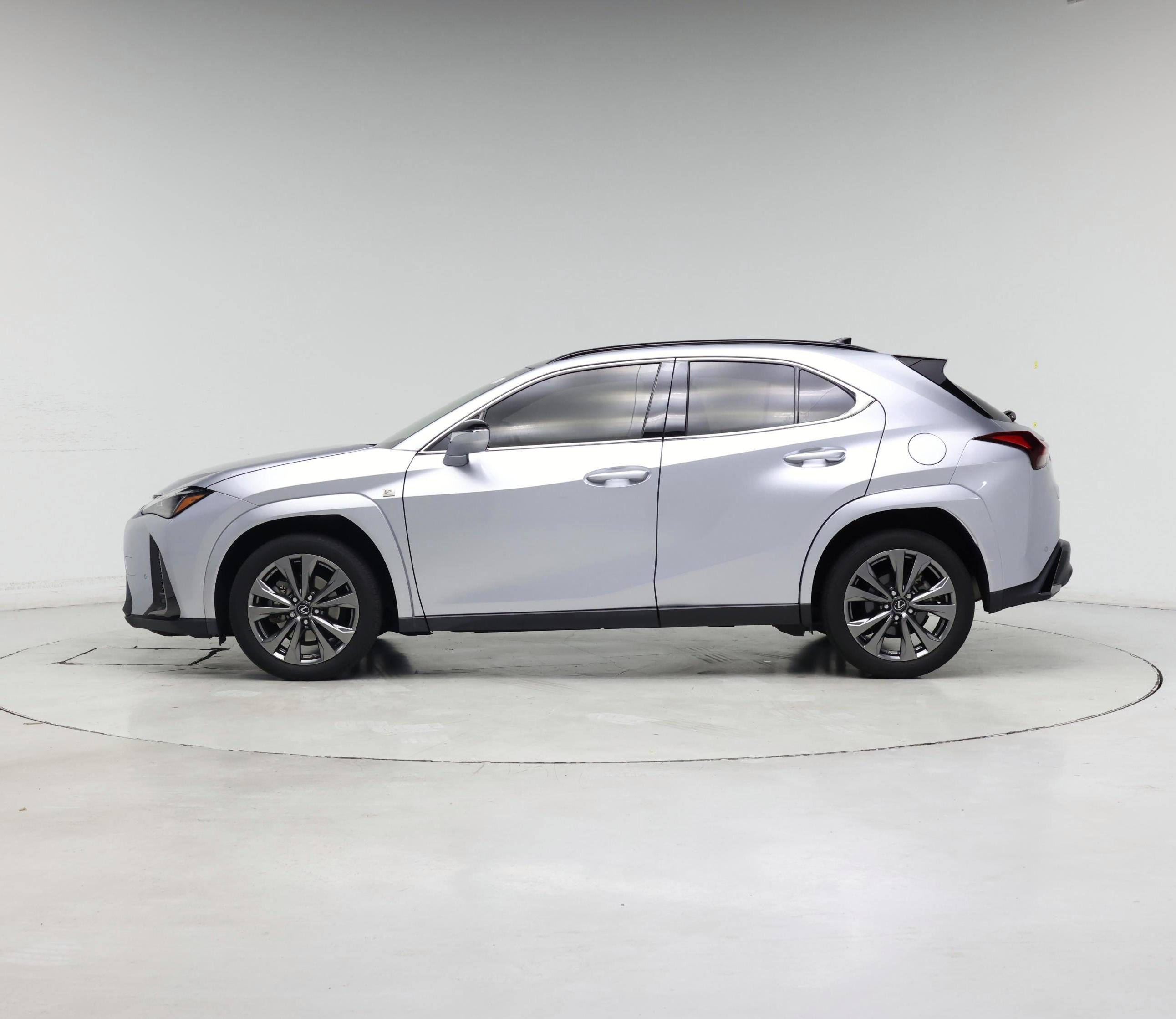 Thumbnail: 2023 Lexus UX - 3