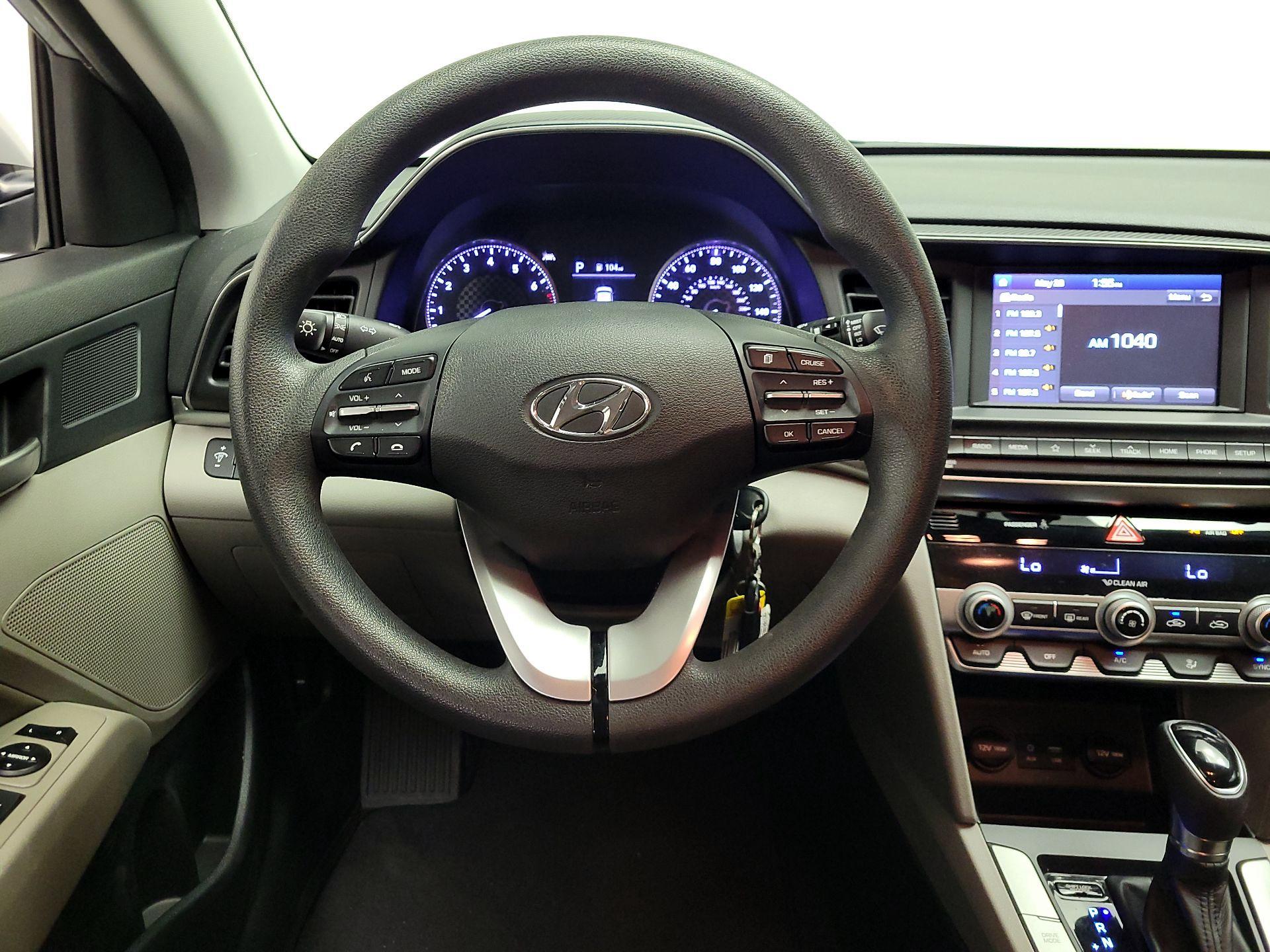Thumbnail: 2020 Hyundai Elantra - 10