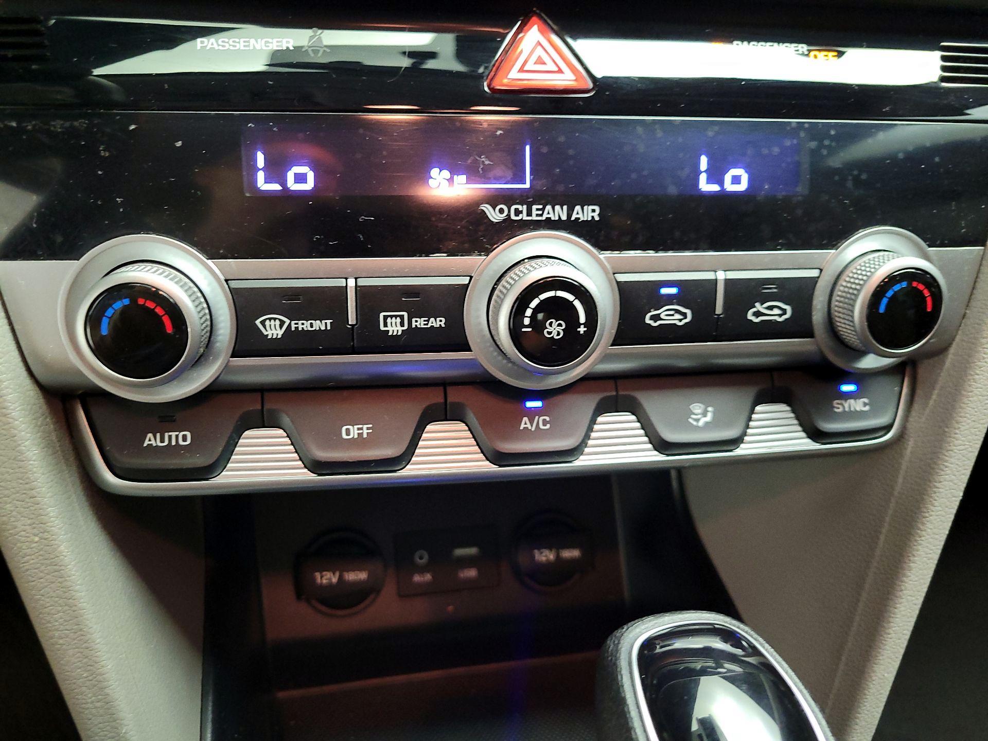 Thumbnail: 2020 Hyundai Elantra - 16