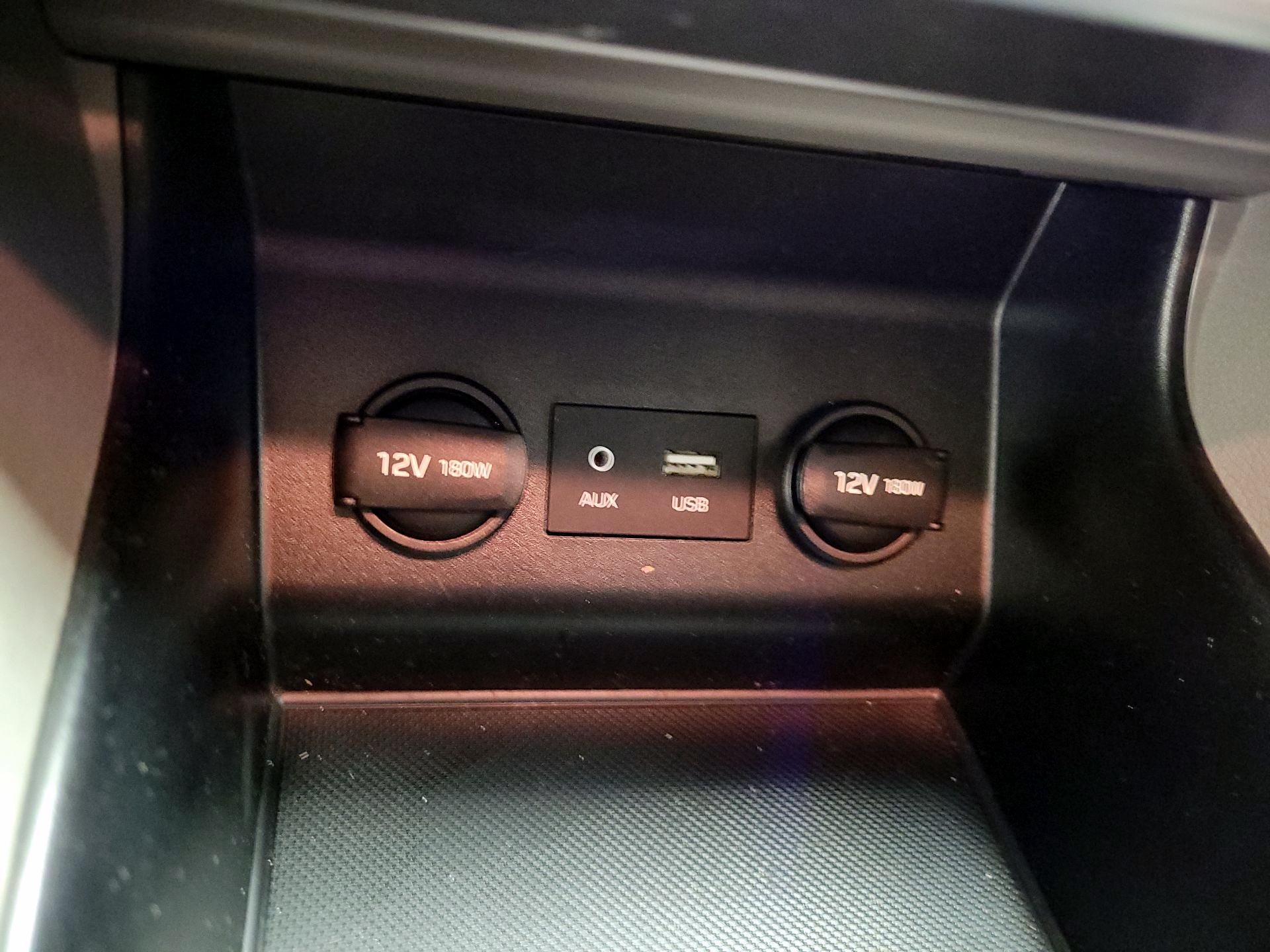 Thumbnail: 2020 Hyundai Elantra - 18