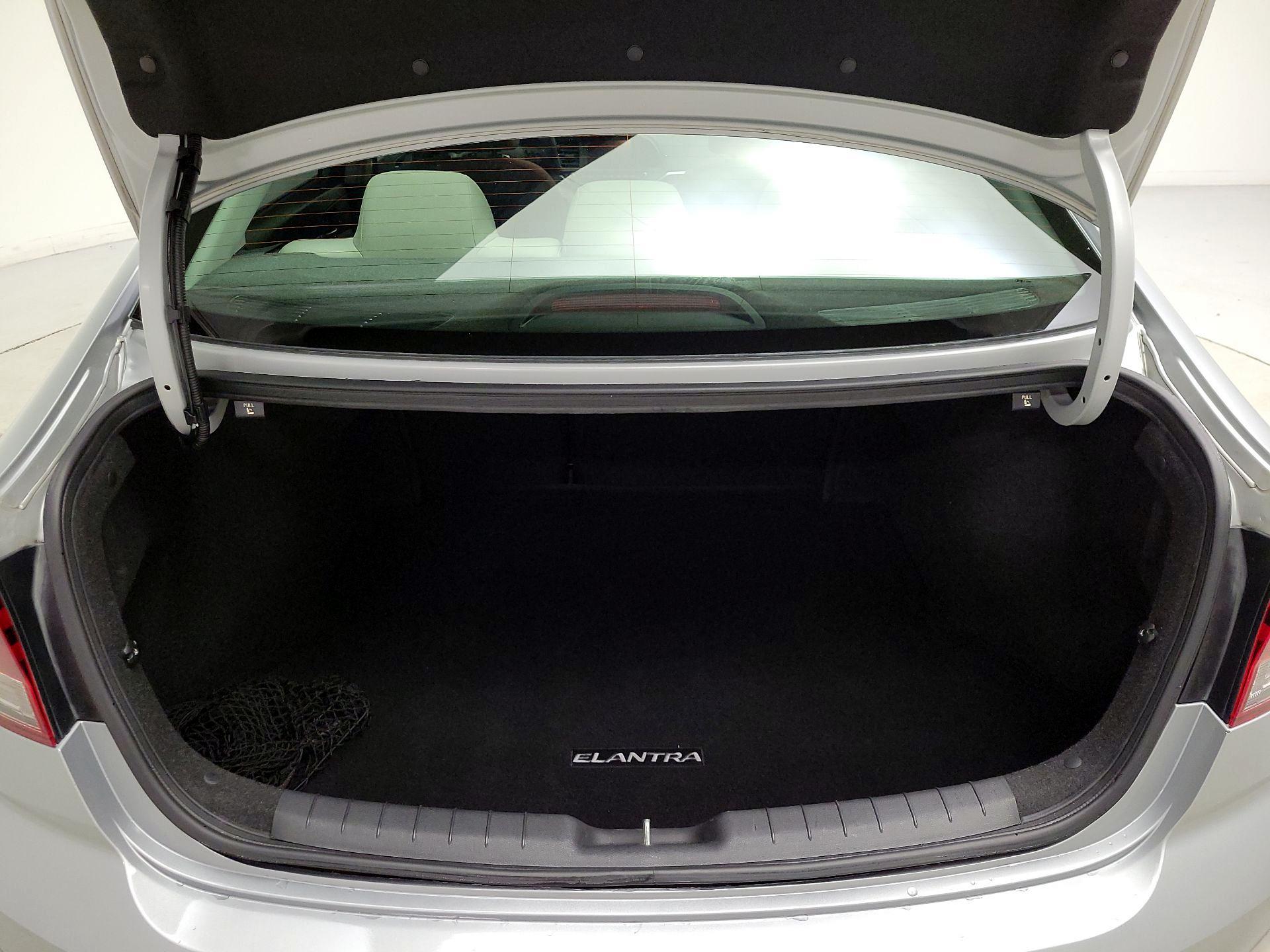 Thumbnail: 2020 Hyundai Elantra - 20
