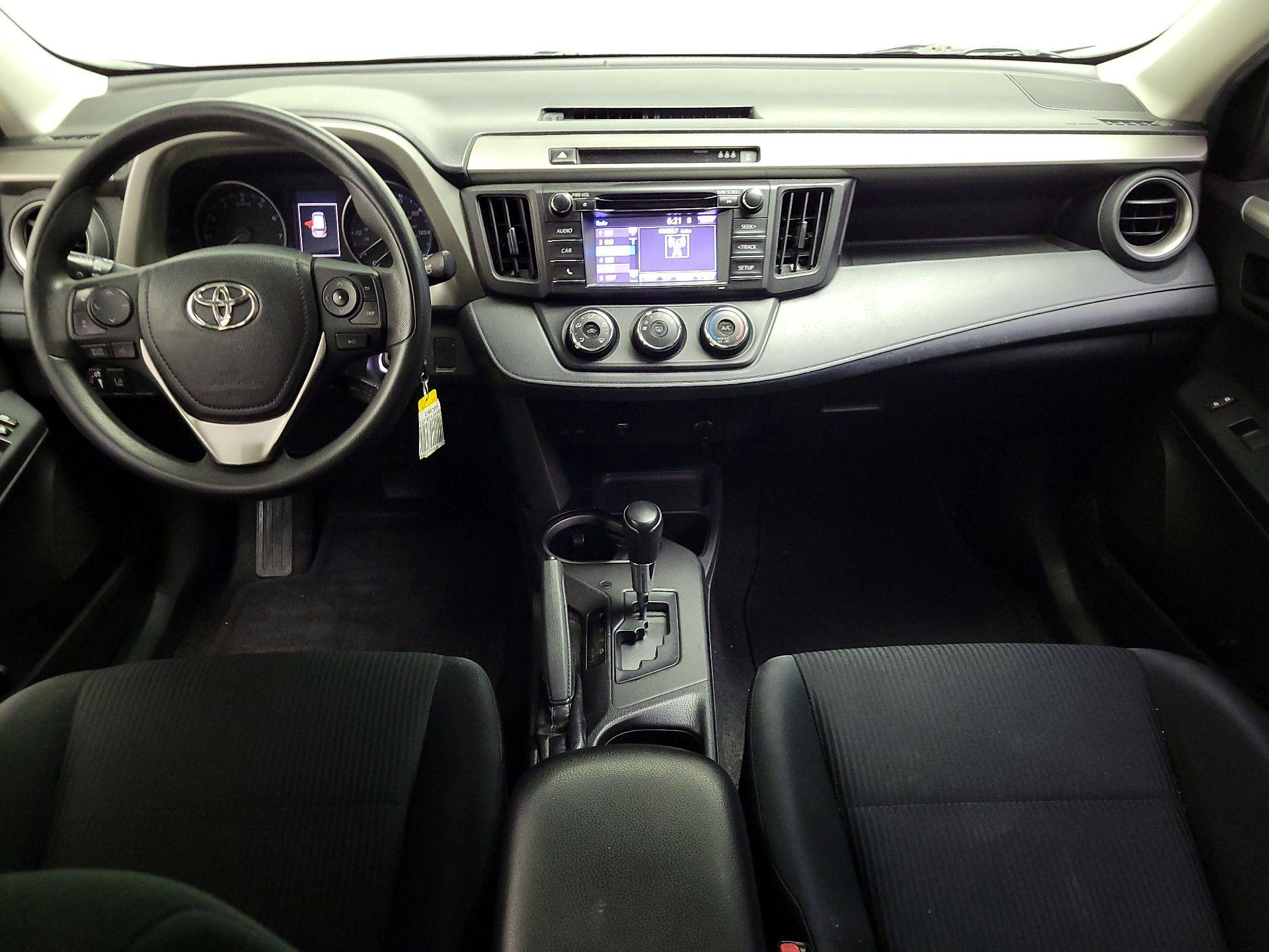 Thumbnail: 2018 Toyota RAV4 - 9