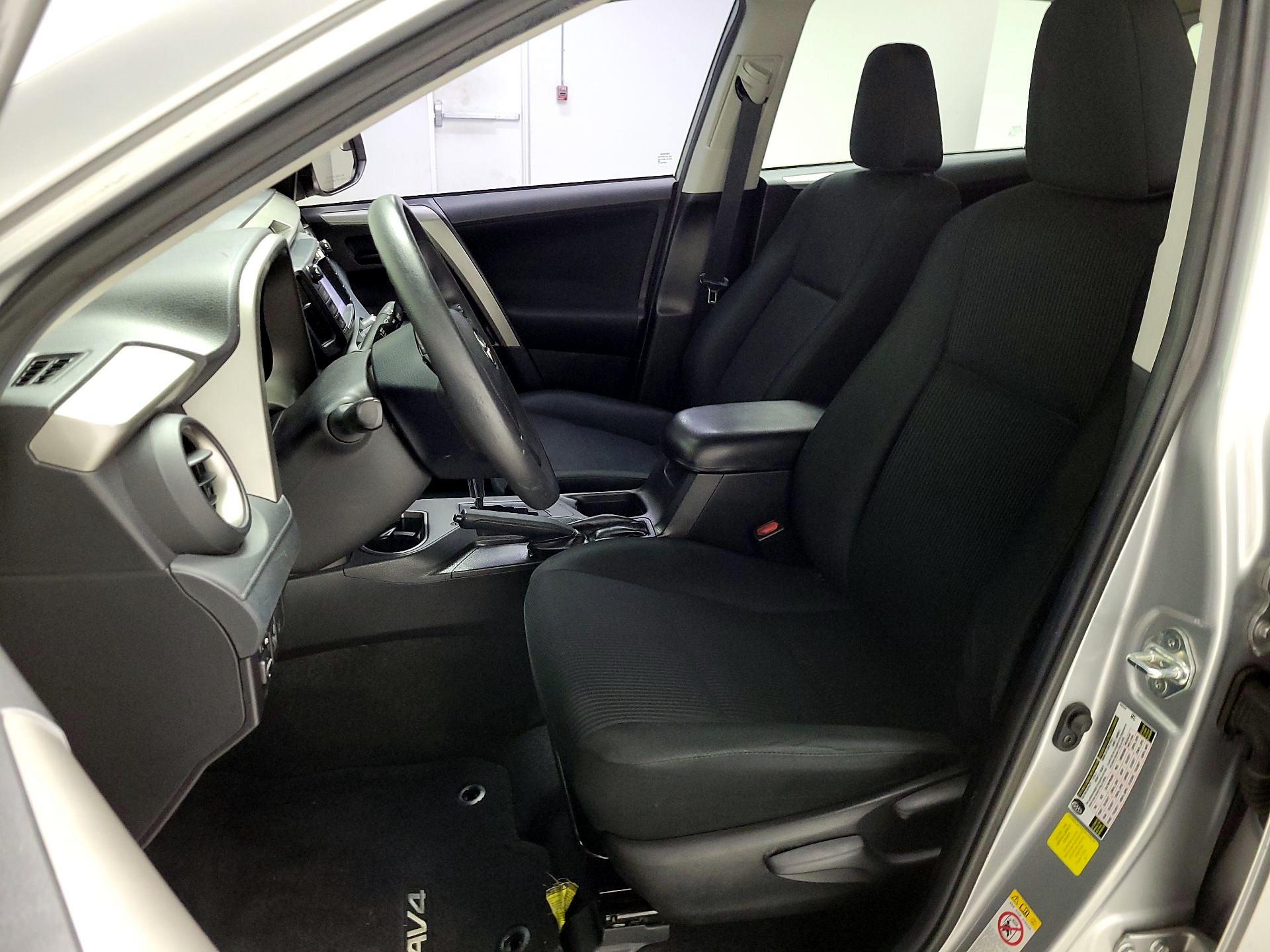 Thumbnail: 2018 Toyota RAV4 - 11