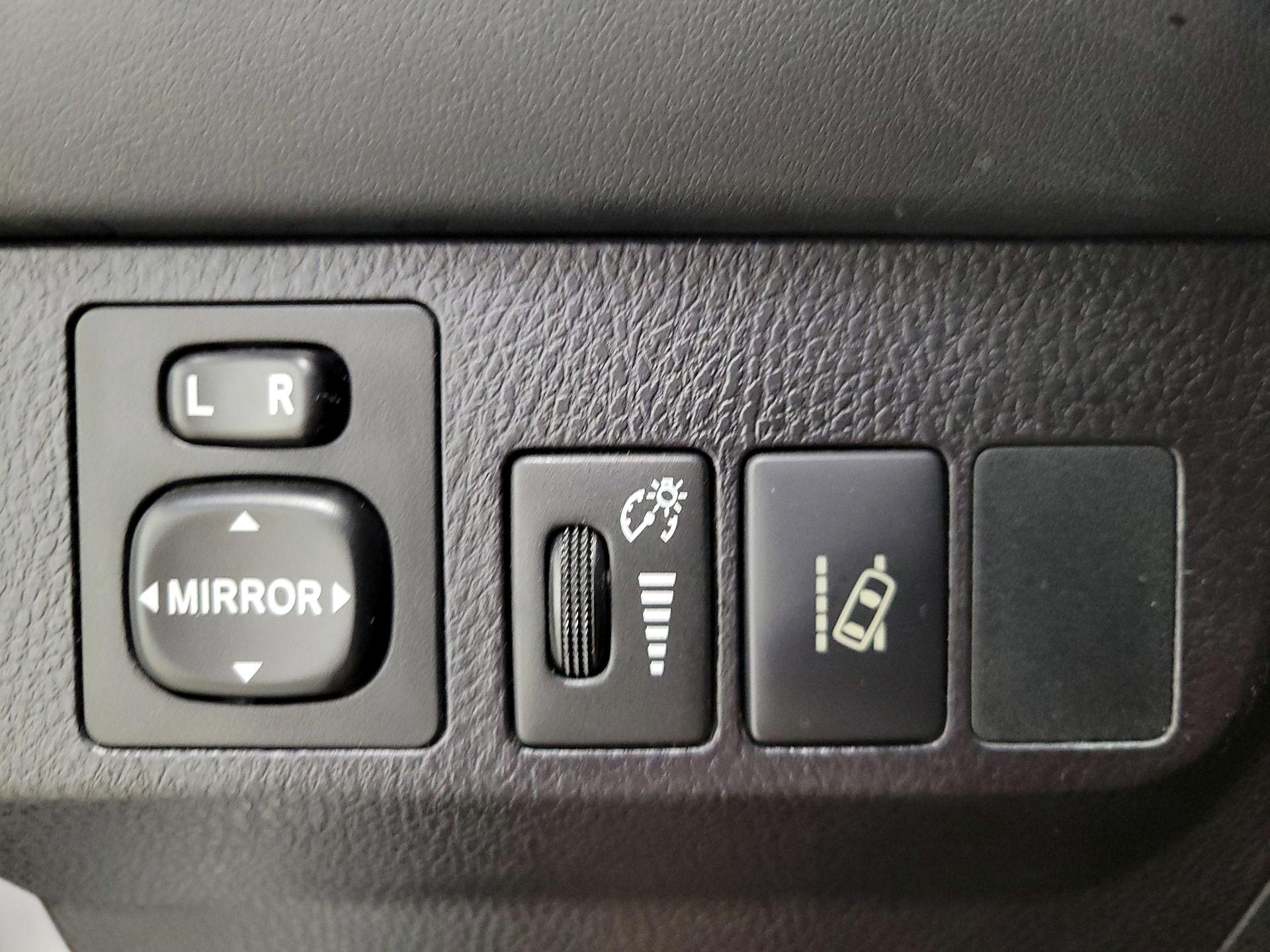 Thumbnail: 2018 Toyota RAV4 - 13