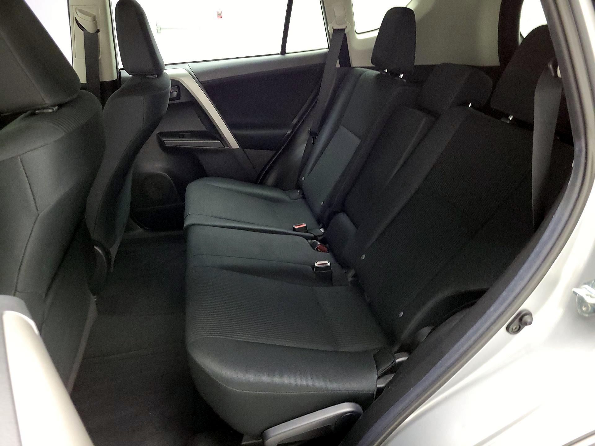 Thumbnail: 2018 Toyota RAV4 - 19