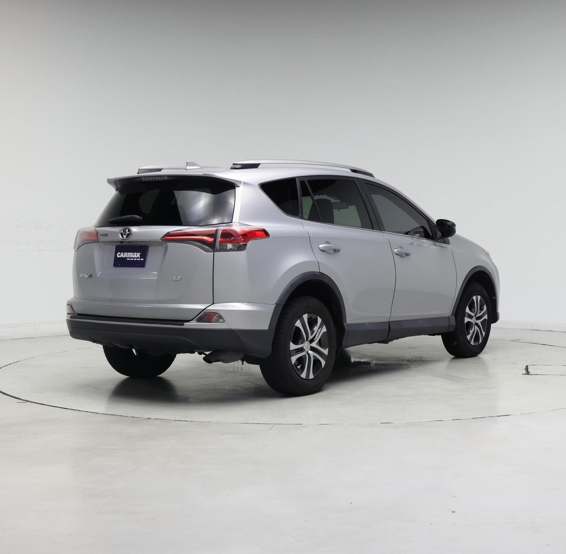 Thumbnail: 2018 Toyota RAV4 - 8