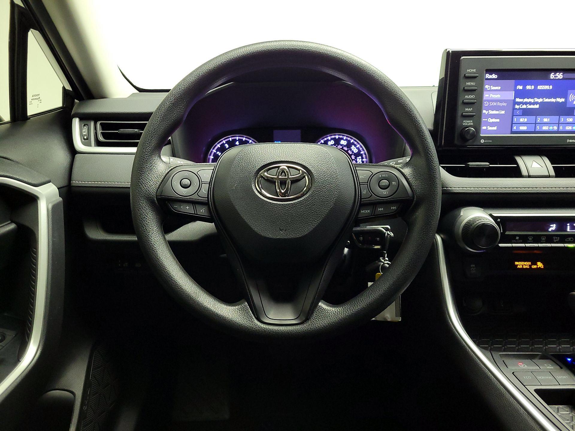 Thumbnail: 2022 Toyota RAV4 - 10