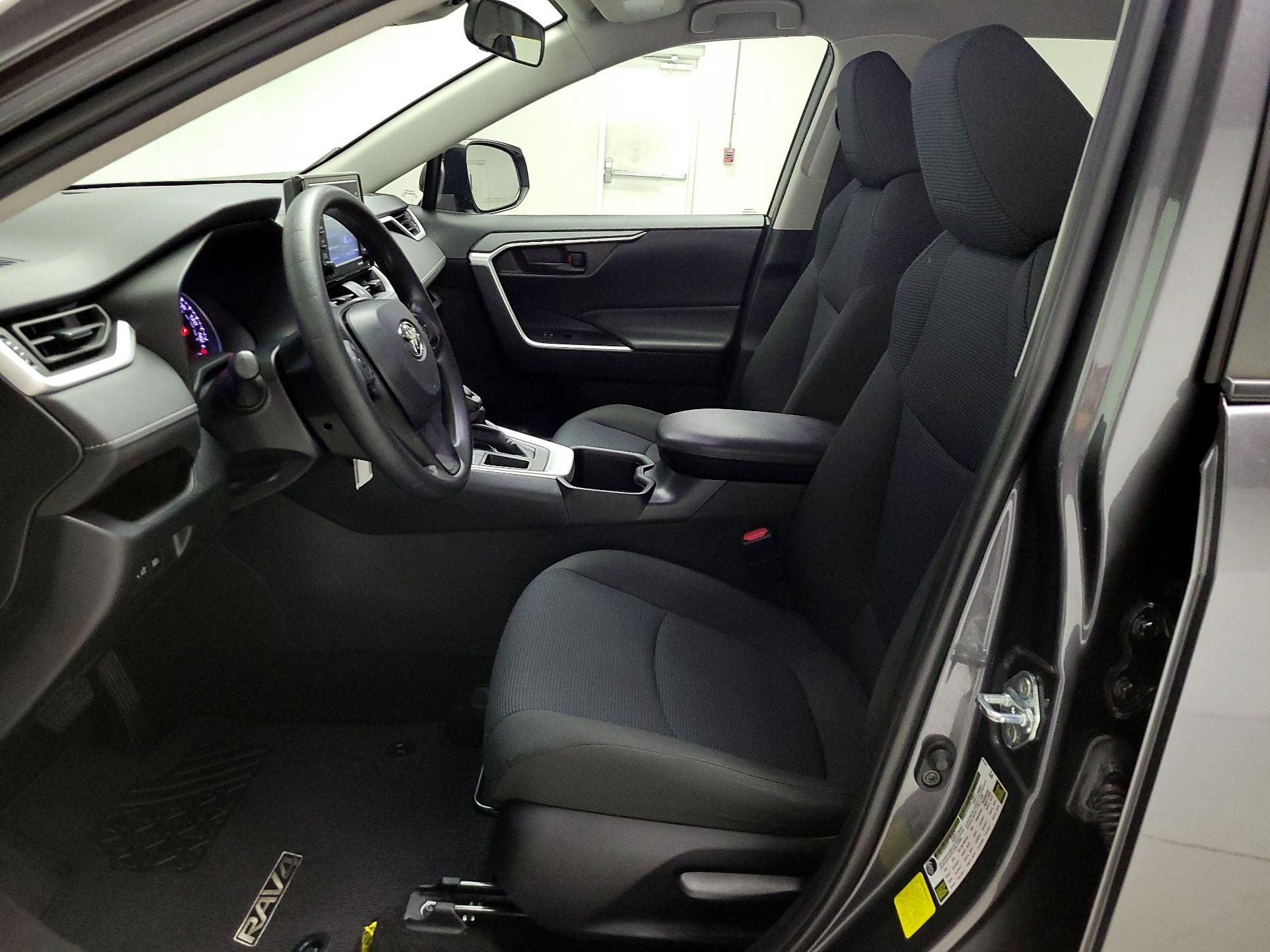 Thumbnail: 2022 Toyota RAV4 - 11