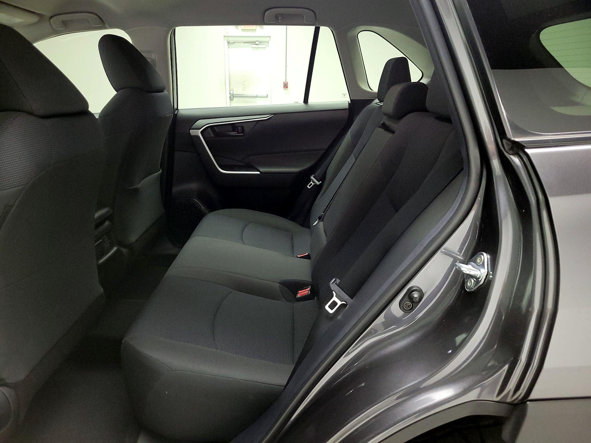 Thumbnail: 2022 Toyota RAV4 - 19