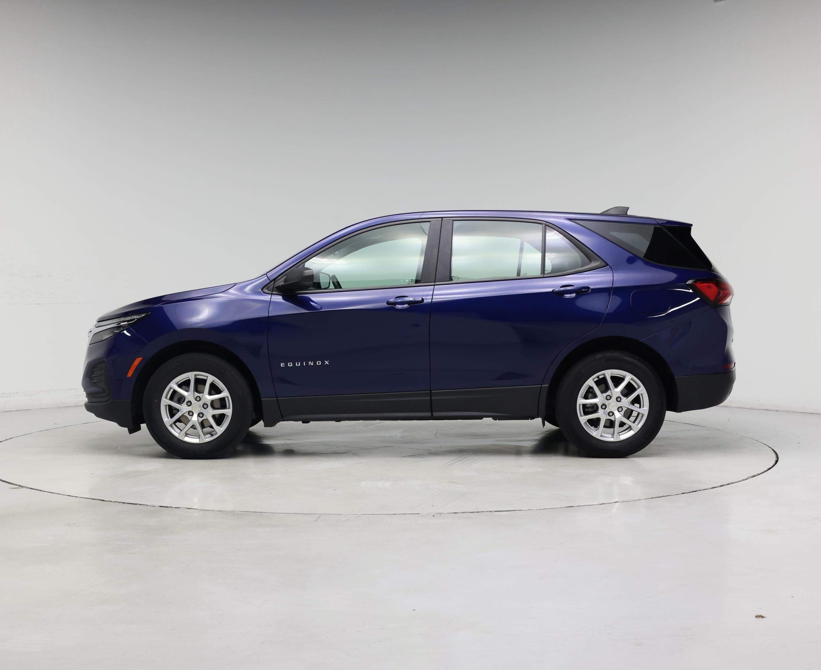 Thumbnail: 2022 Chevrolet Equinox - 3