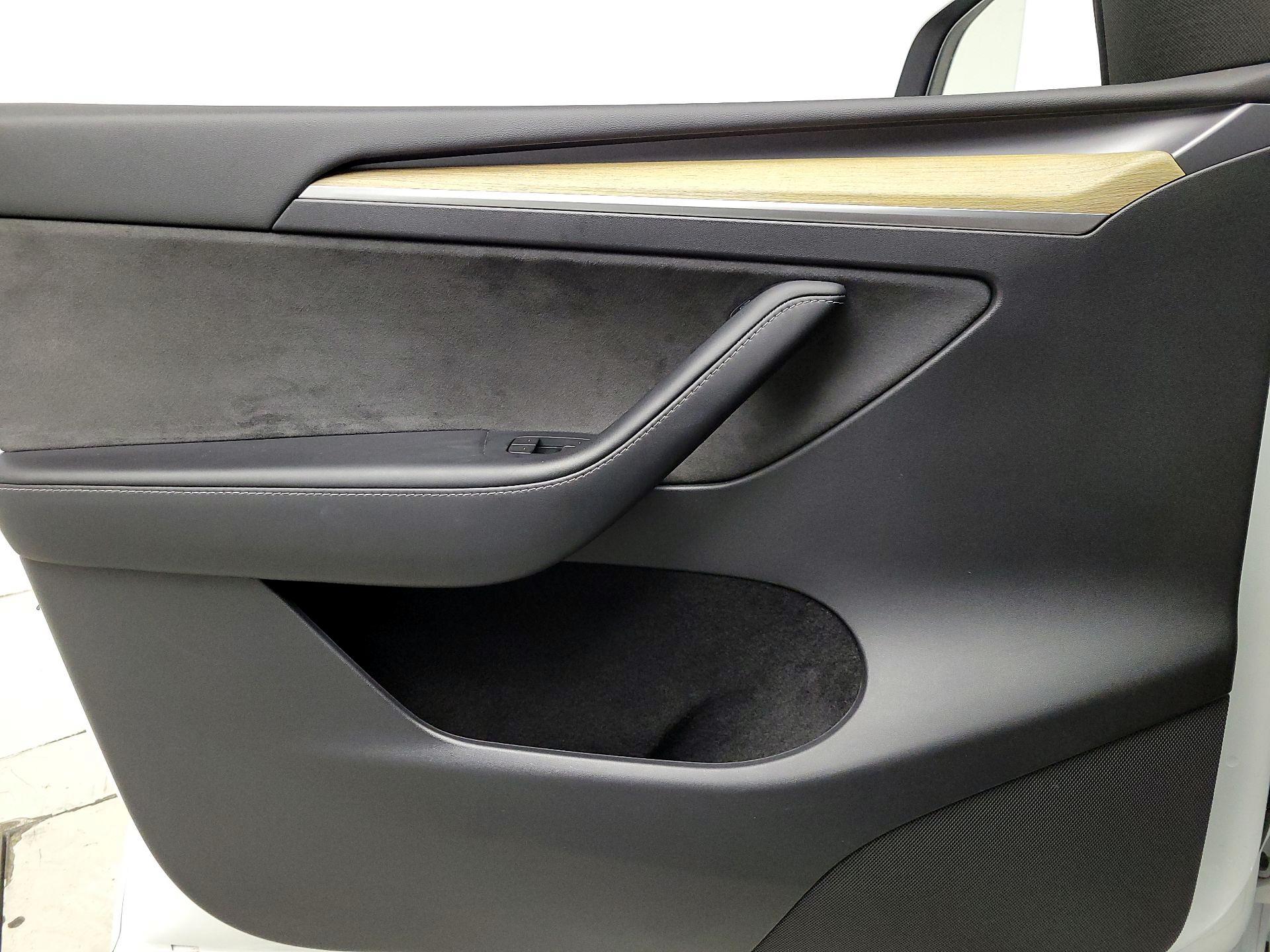 Thumbnail: 2023 Tesla Model Y - 12