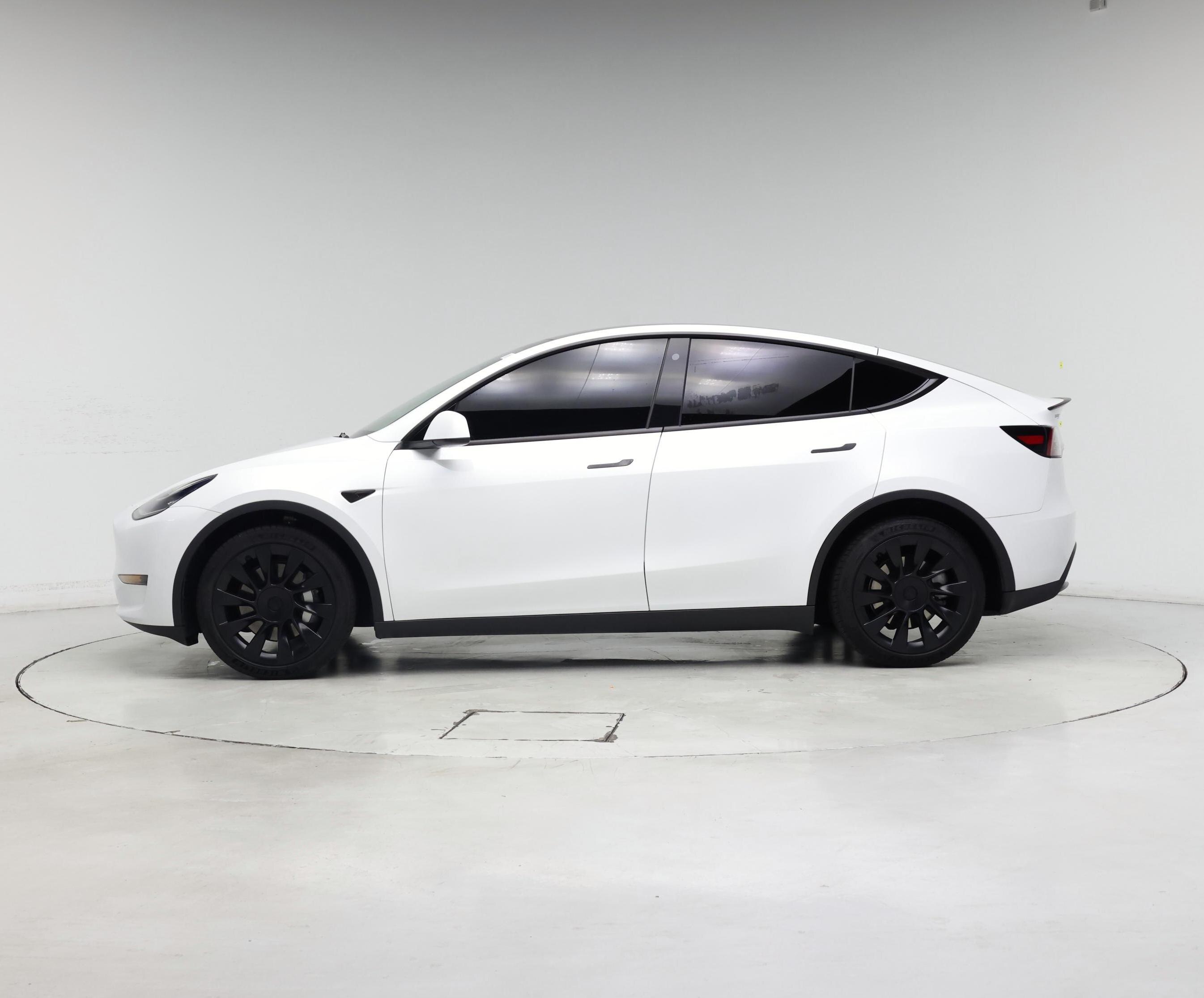 Thumbnail: 2023 Tesla Model Y - 3