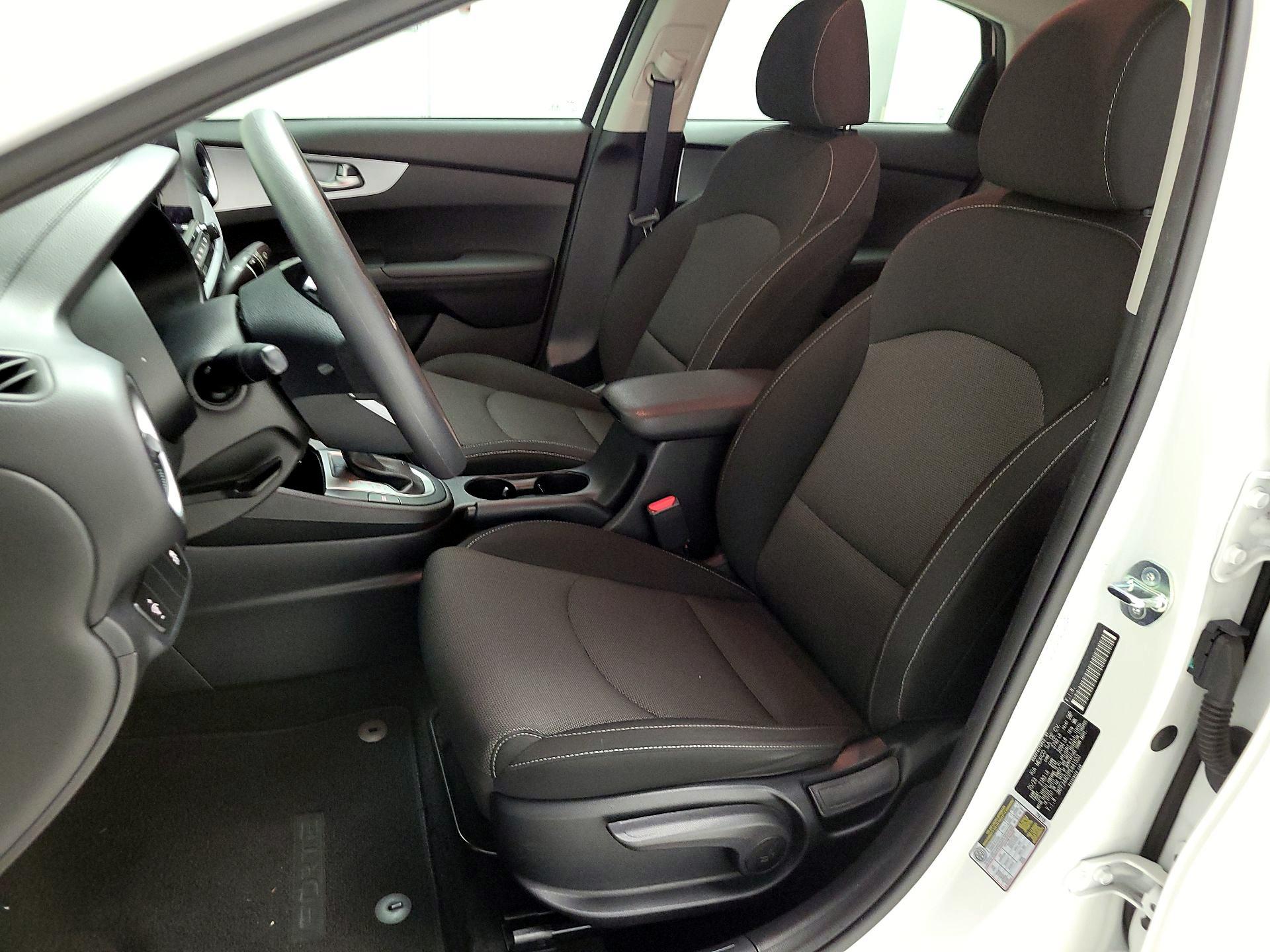 Thumbnail: 2023 Kia Forte - 11