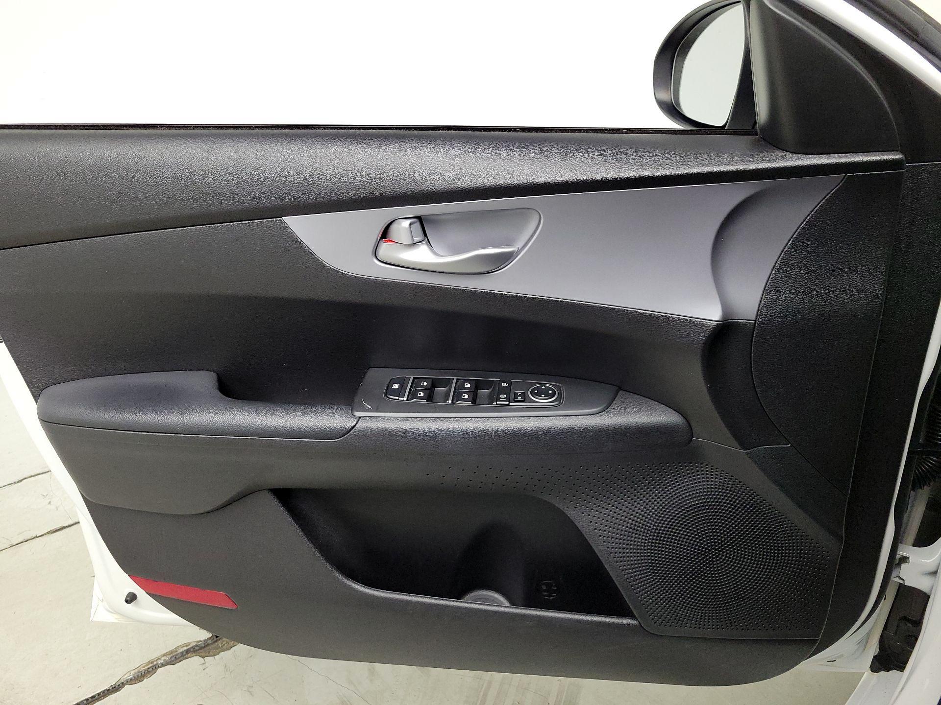 Thumbnail: 2023 Kia Forte - 12