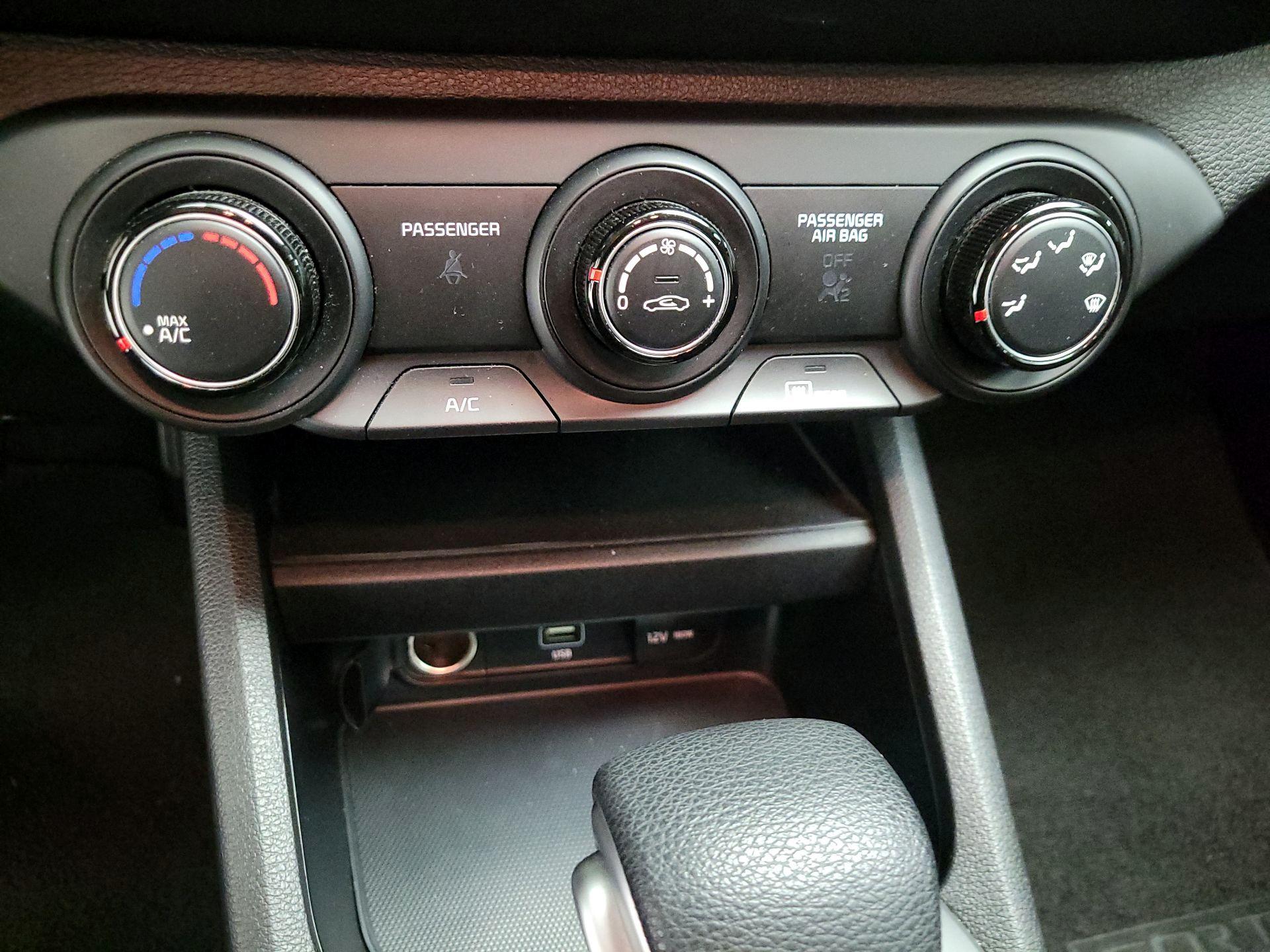 Thumbnail: 2023 Kia Forte - 17