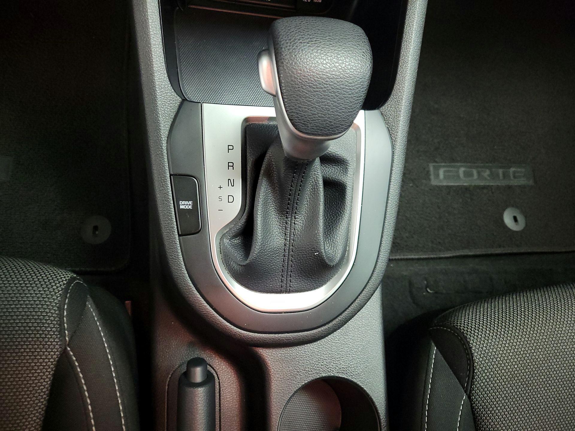 Thumbnail: 2023 Kia Forte - 18