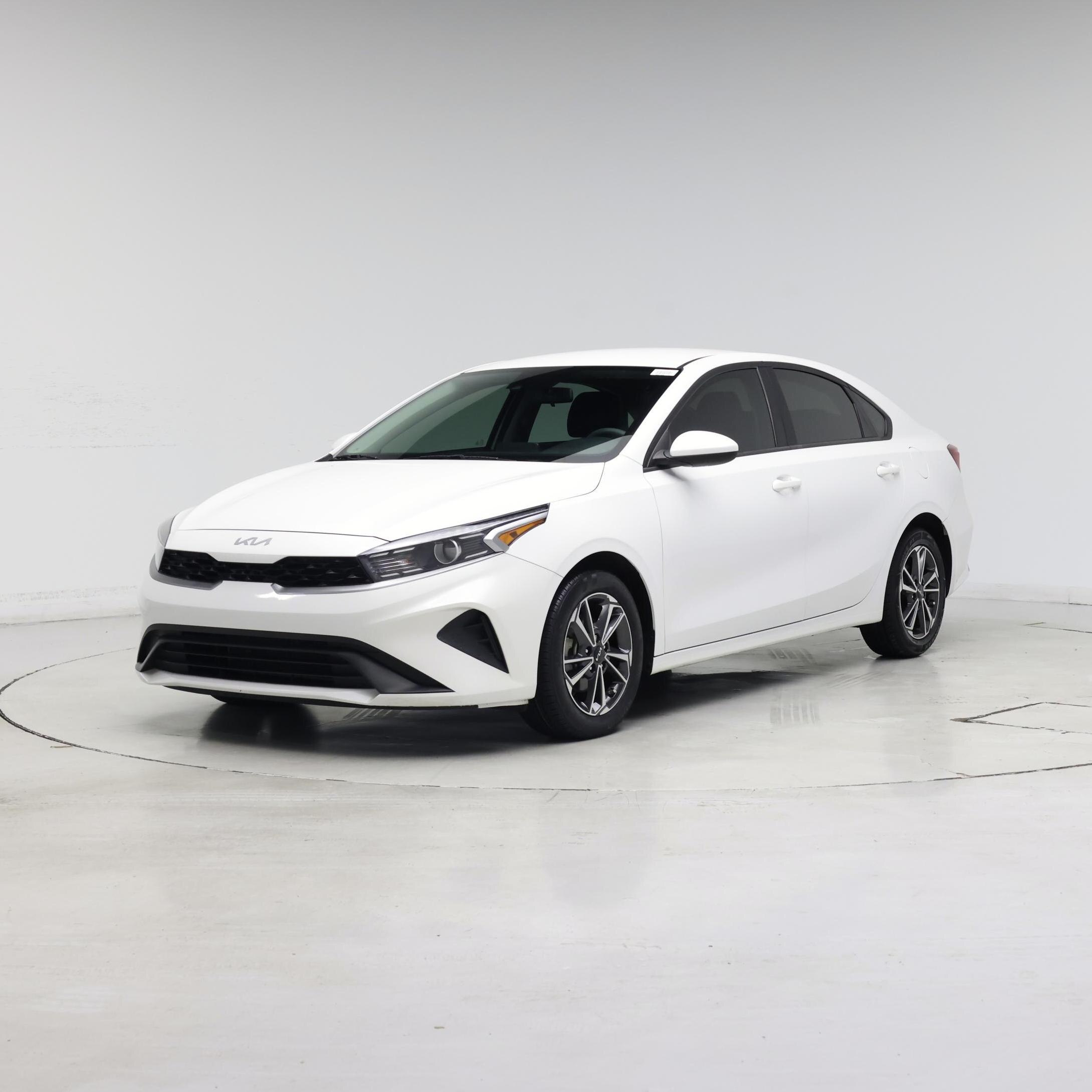 Thumbnail: 2023 Kia Forte - 4