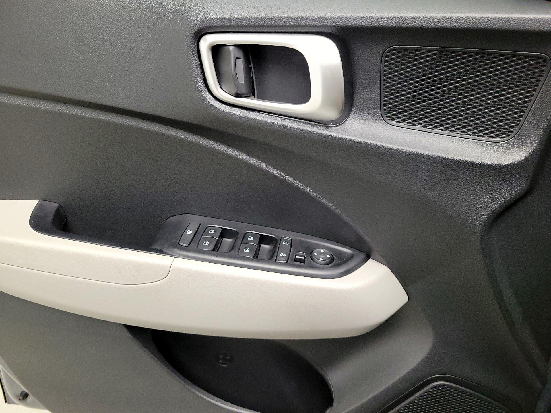 Thumbnail: 2024 Hyundai Venue - 12