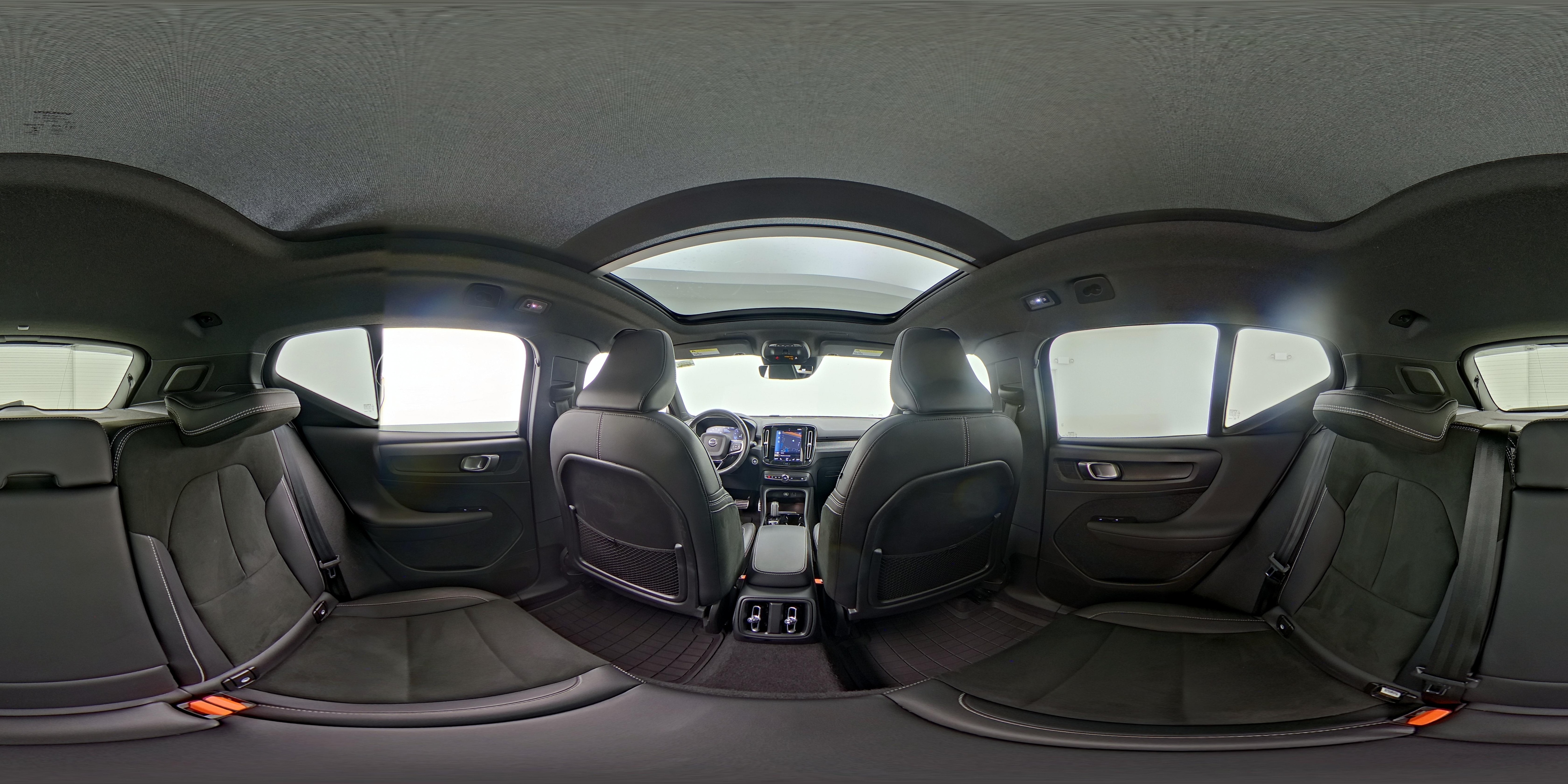 2021 Volvo XC40 R-Design - Photo 27