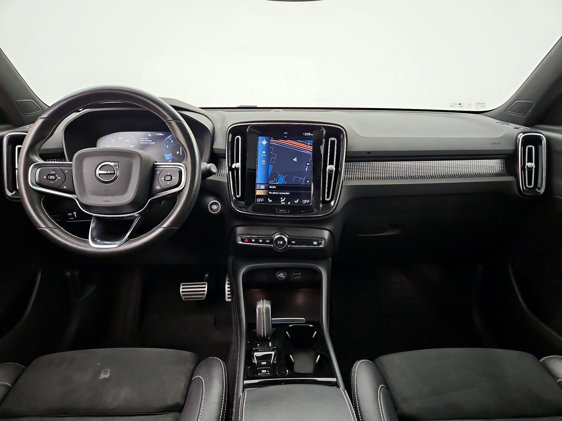 Thumbnail: 2021 Volvo XC40 - 9