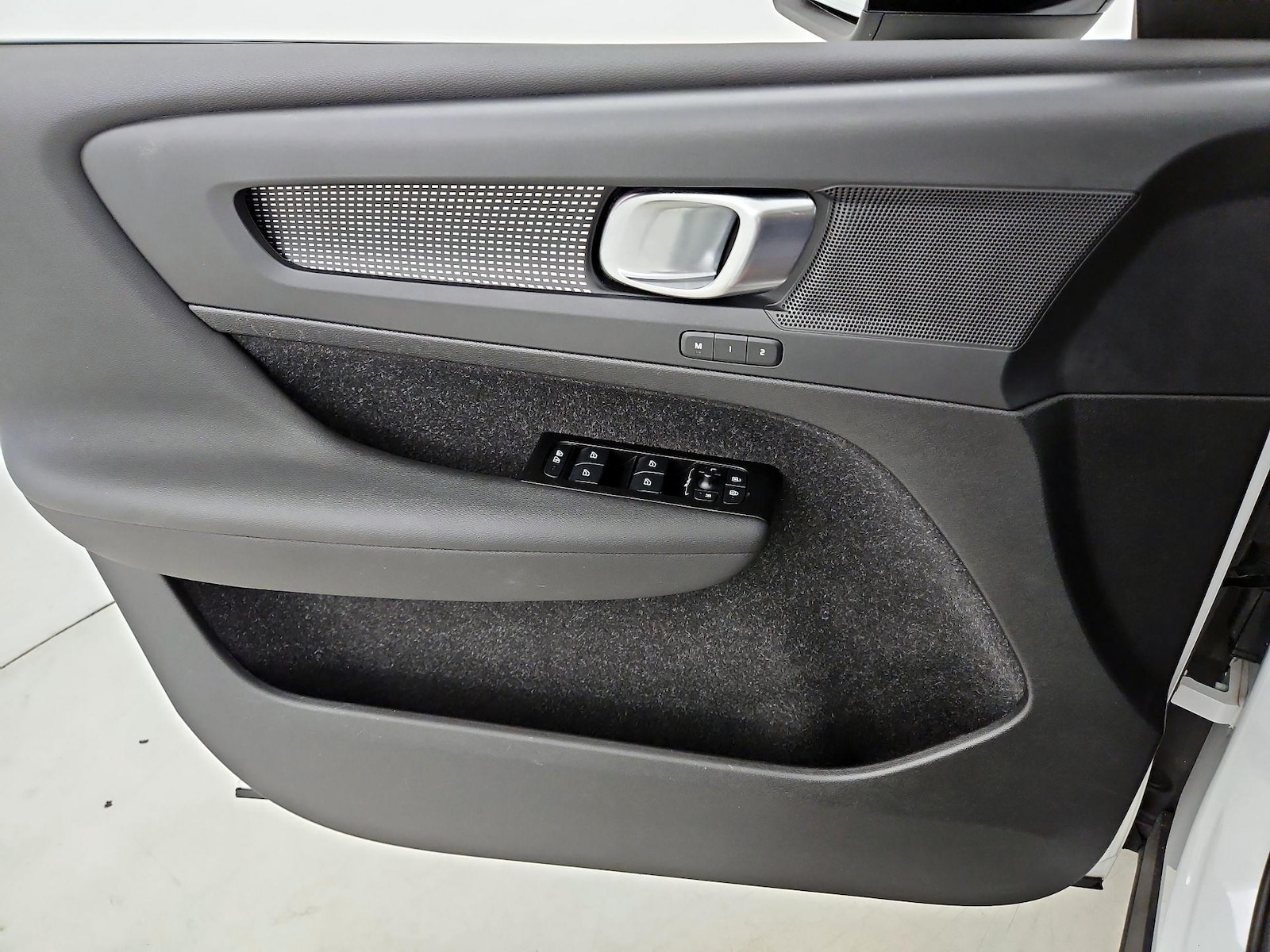 2021 Volvo XC40 R-Design - Photo 13