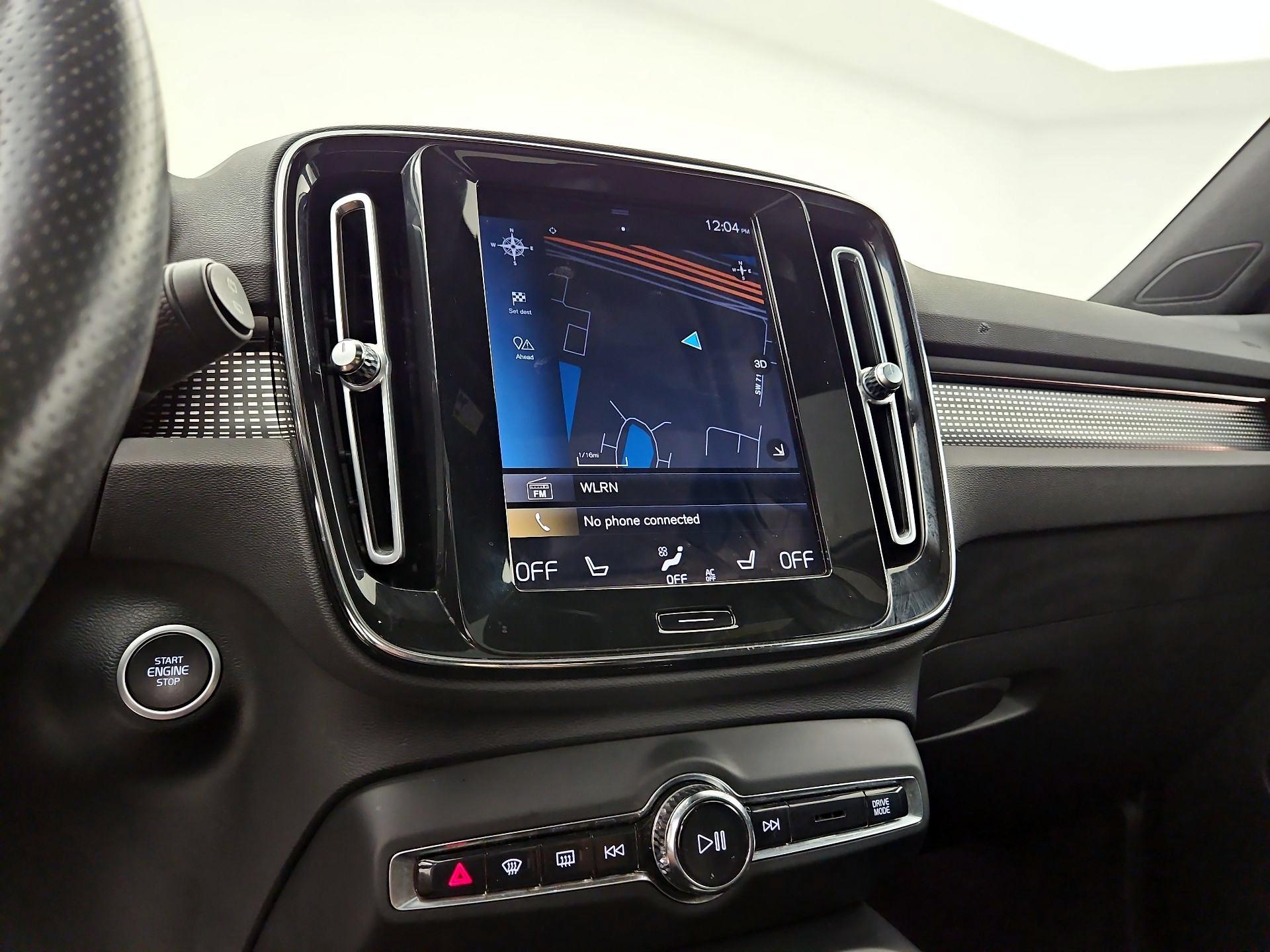 Thumbnail: 2021 Volvo XC40 - 14