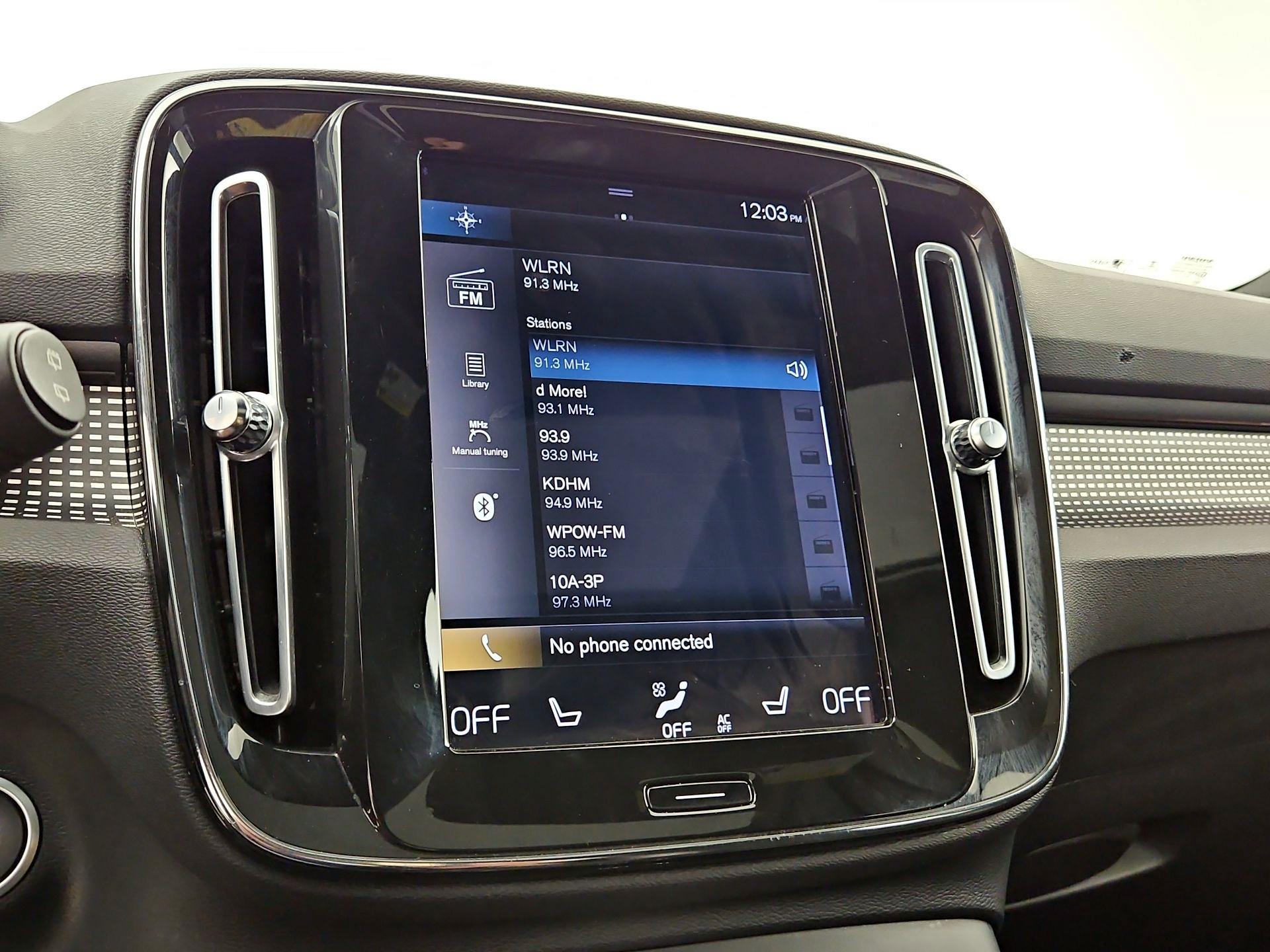Thumbnail: 2021 Volvo XC40 - 16