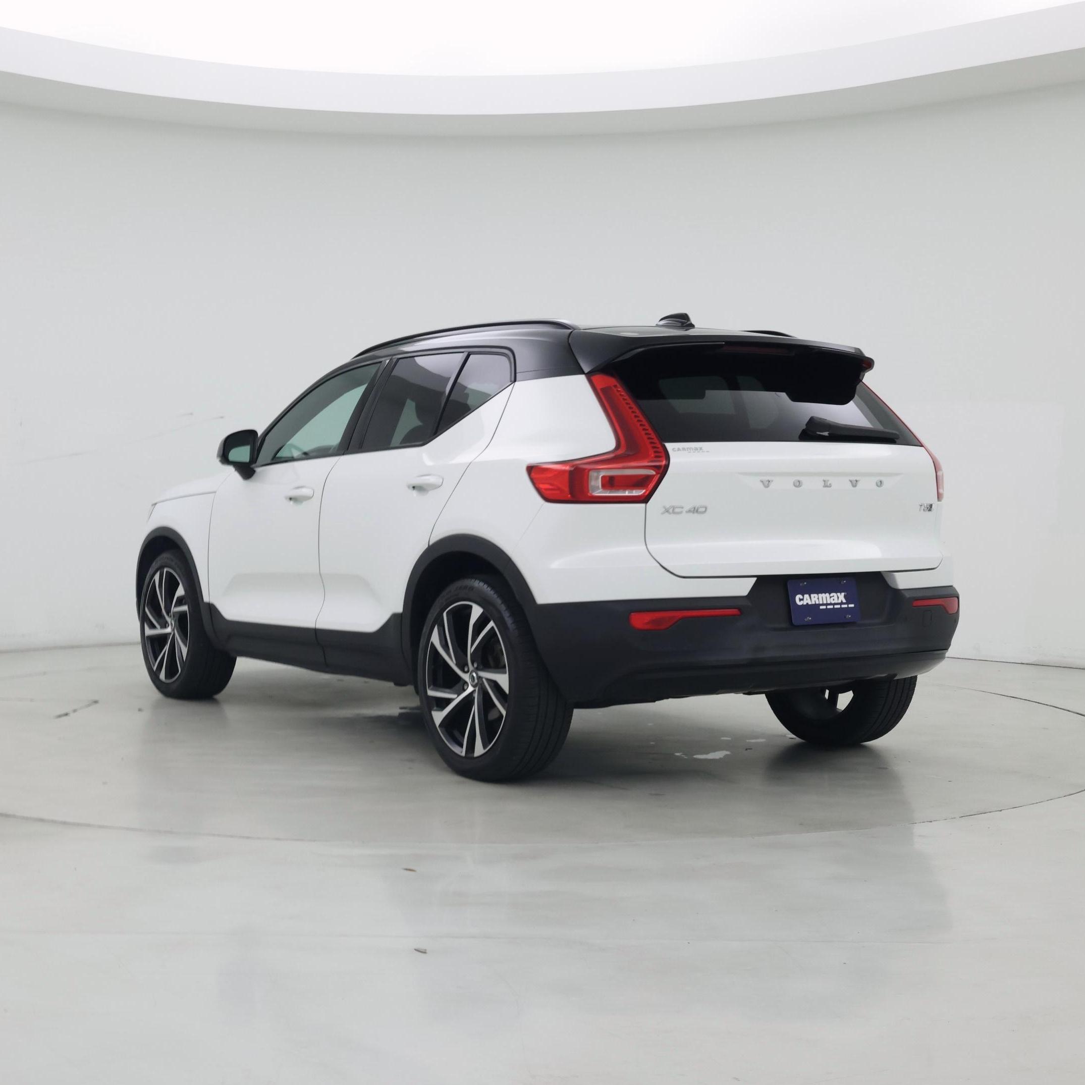 Thumbnail: 2021 Volvo XC40 - 2