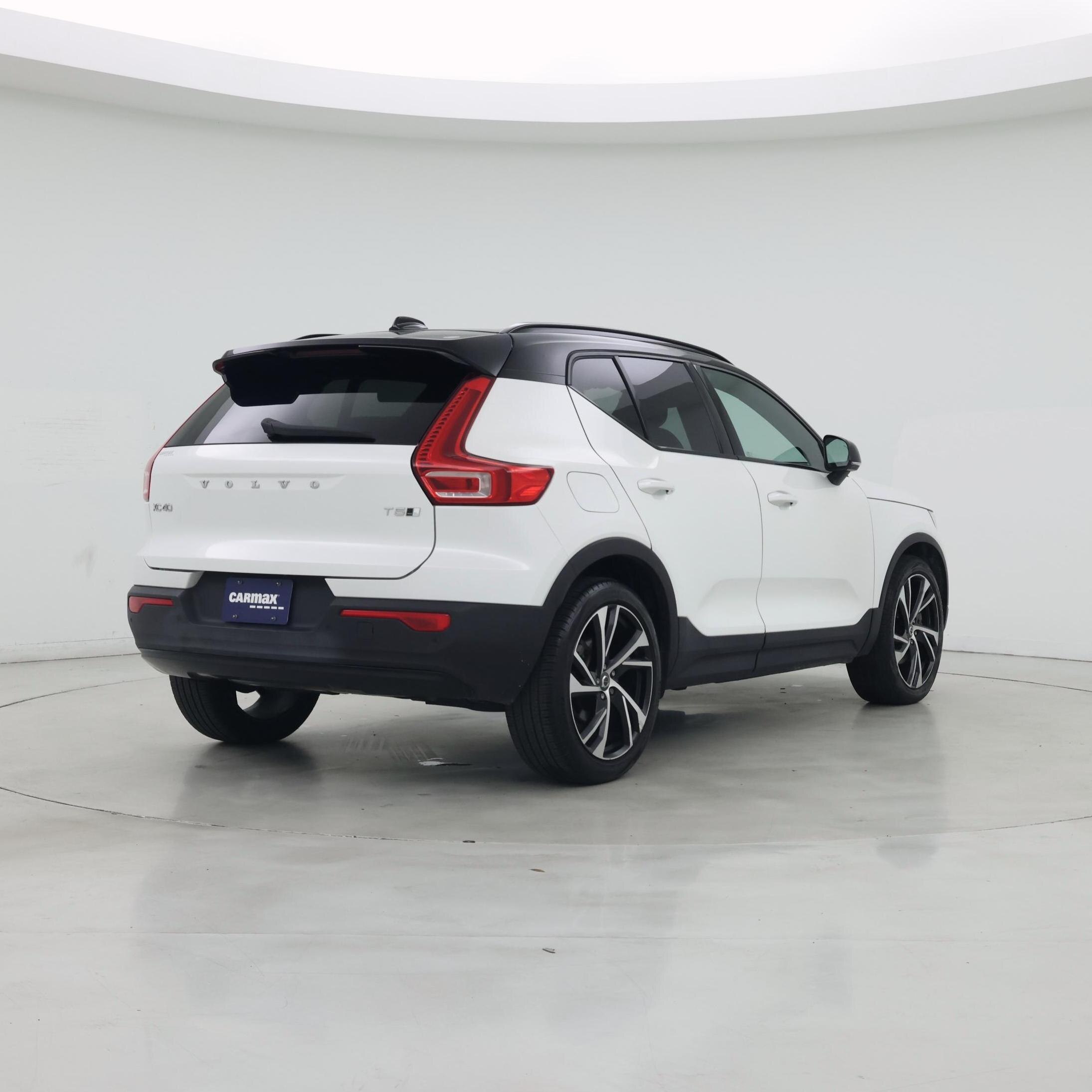 Thumbnail: 2021 Volvo XC40 - 8
