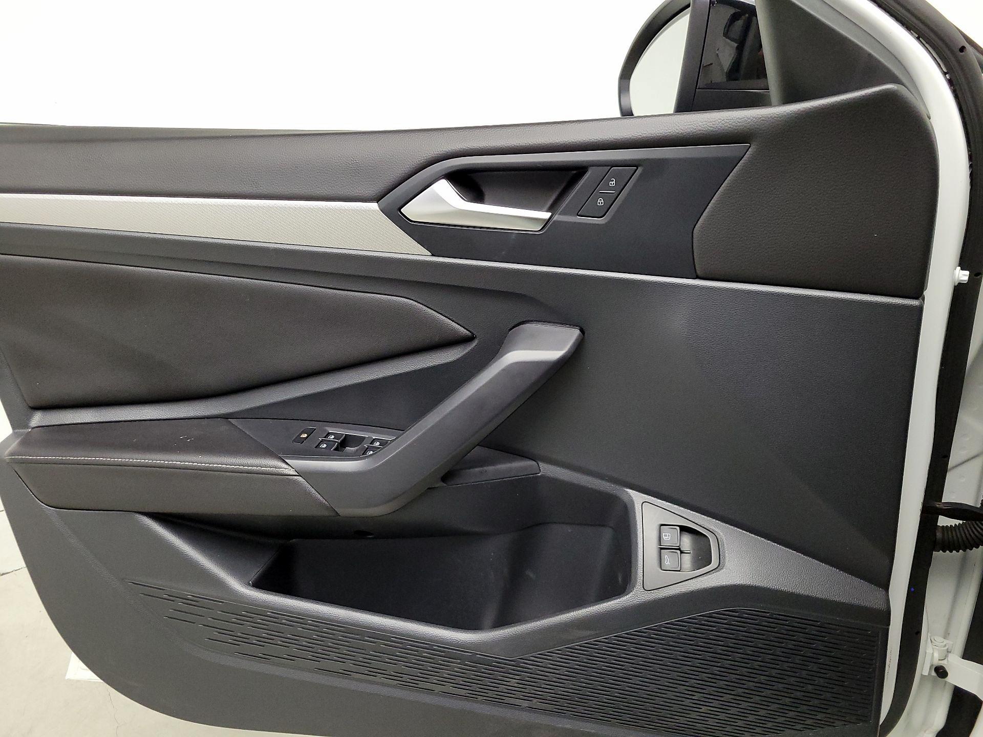 Thumbnail: 2023 Volkswagen Jetta - 12