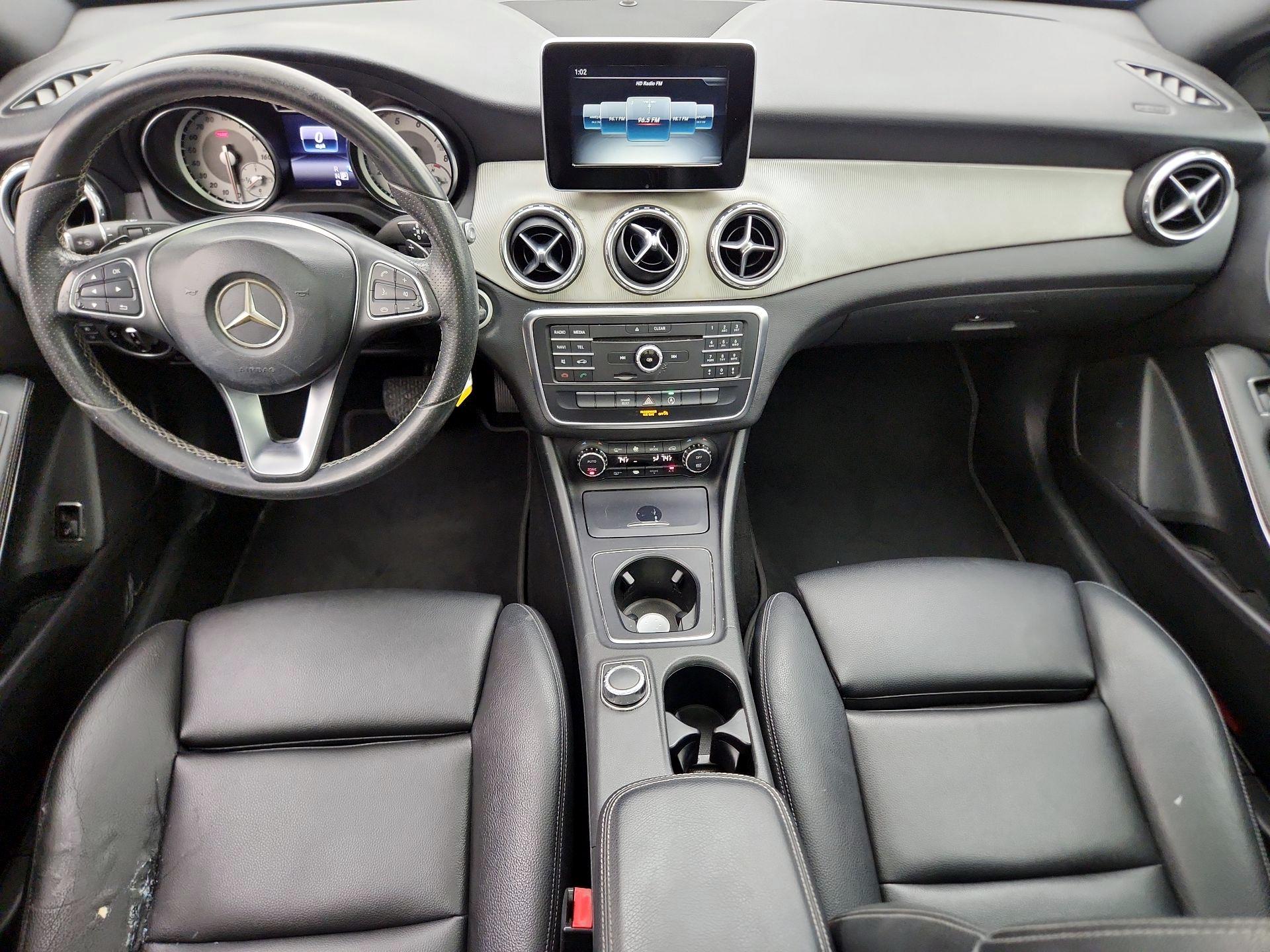 Thumbnail: 2017 Mercedes-Benz GLA - 9