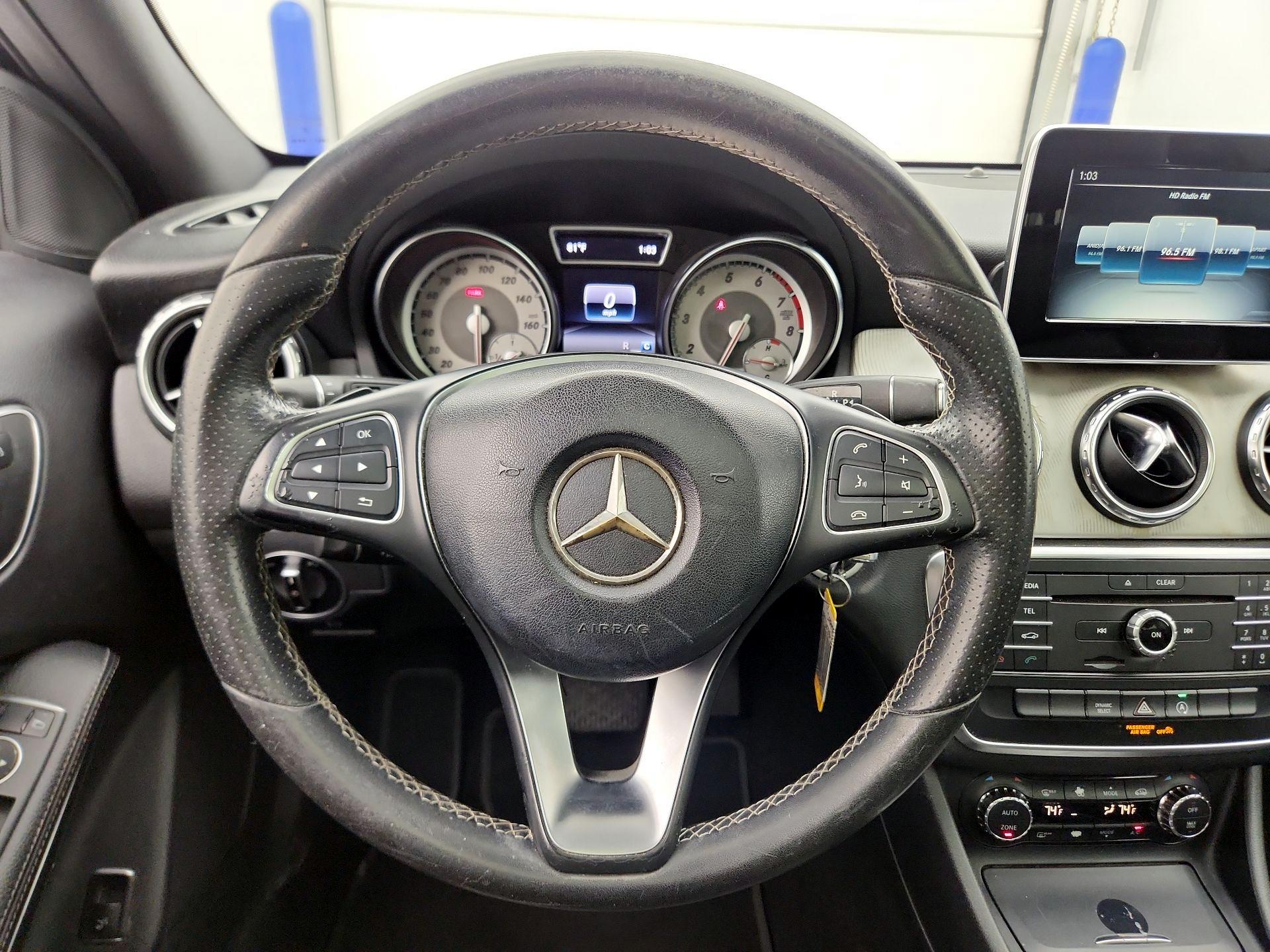 Thumbnail: 2017 Mercedes-Benz GLA - 10