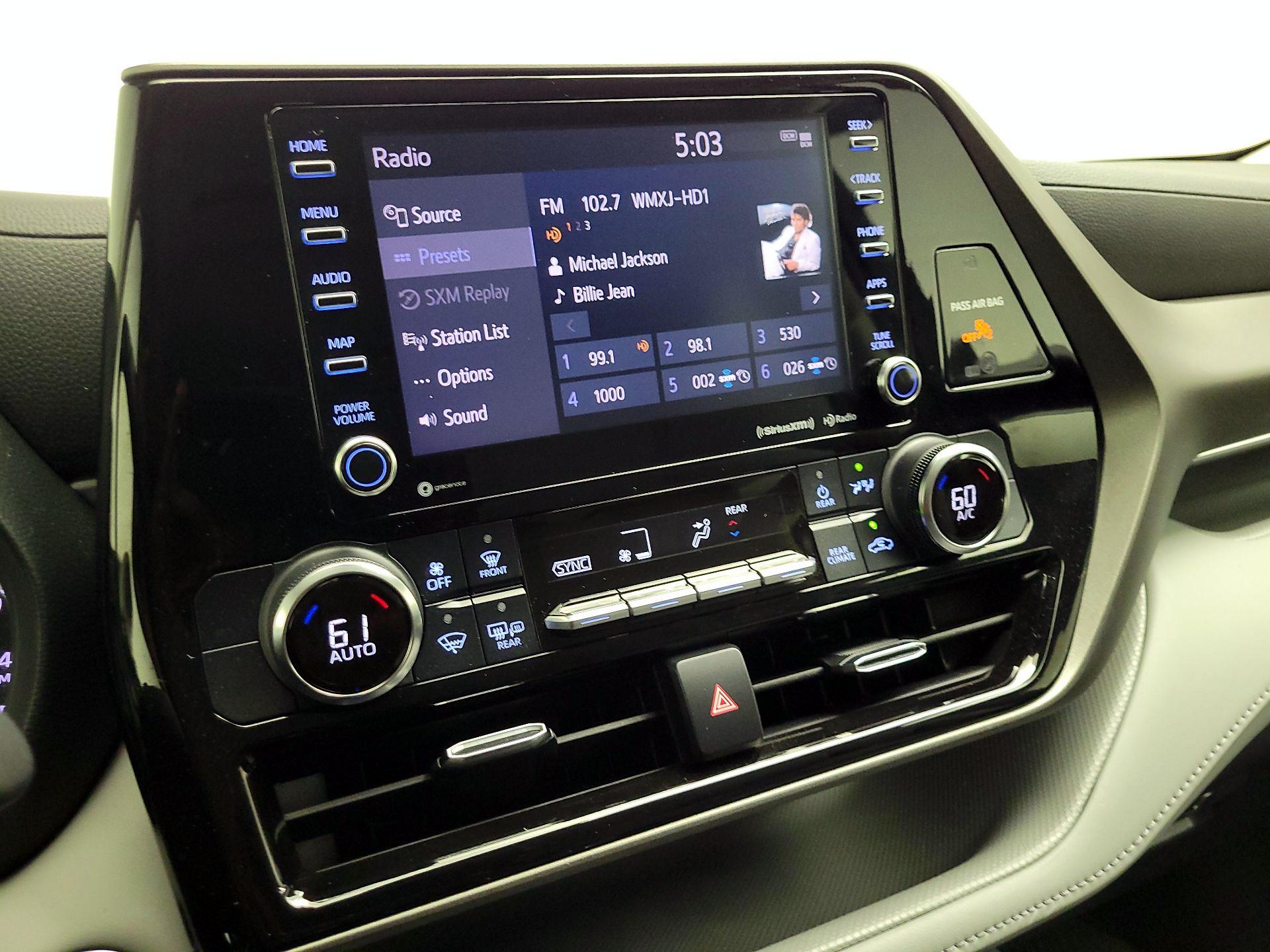 Thumbnail: 2022 Toyota Highlander - 15