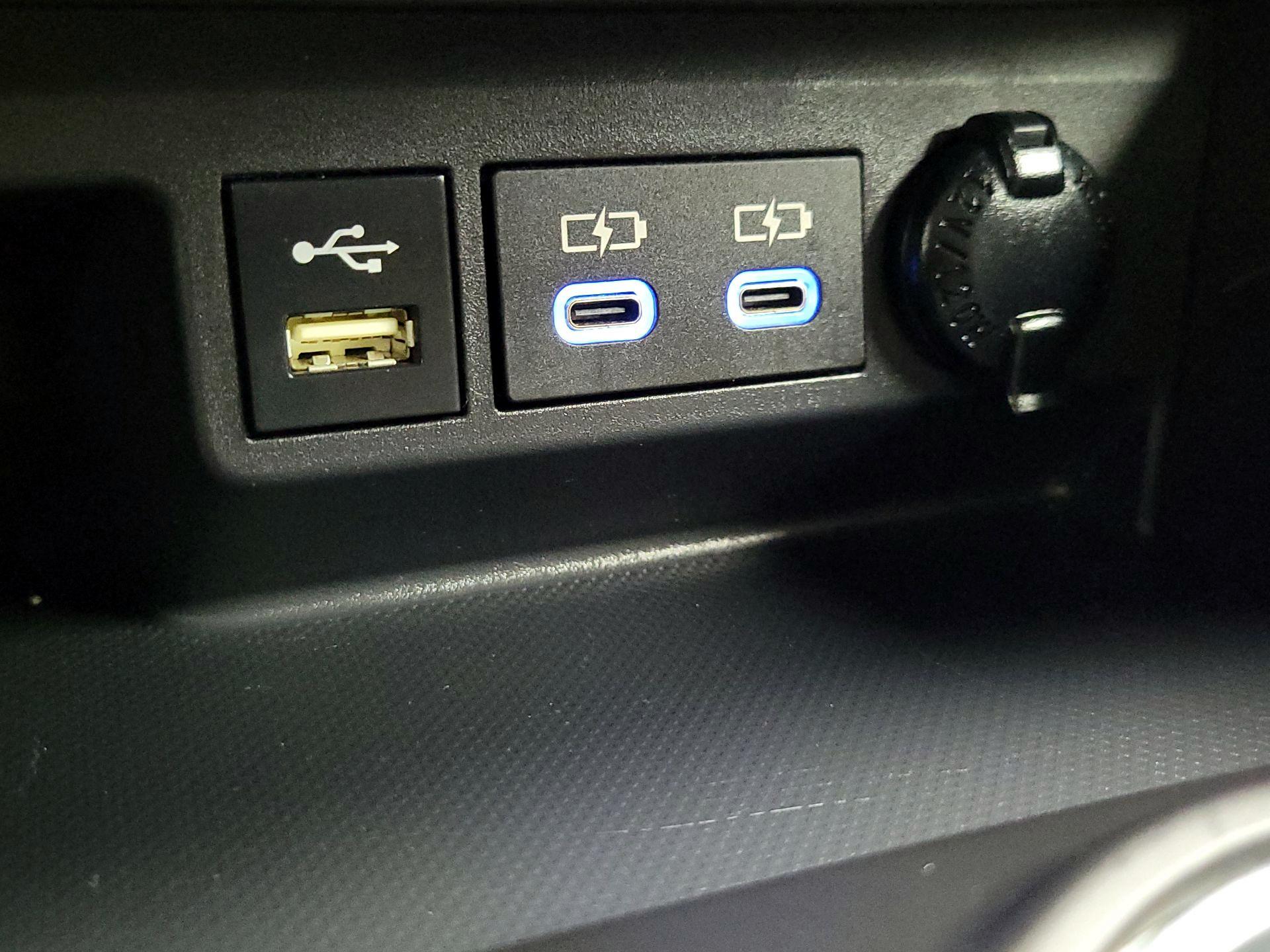 Thumbnail: 2022 Toyota Highlander - 18