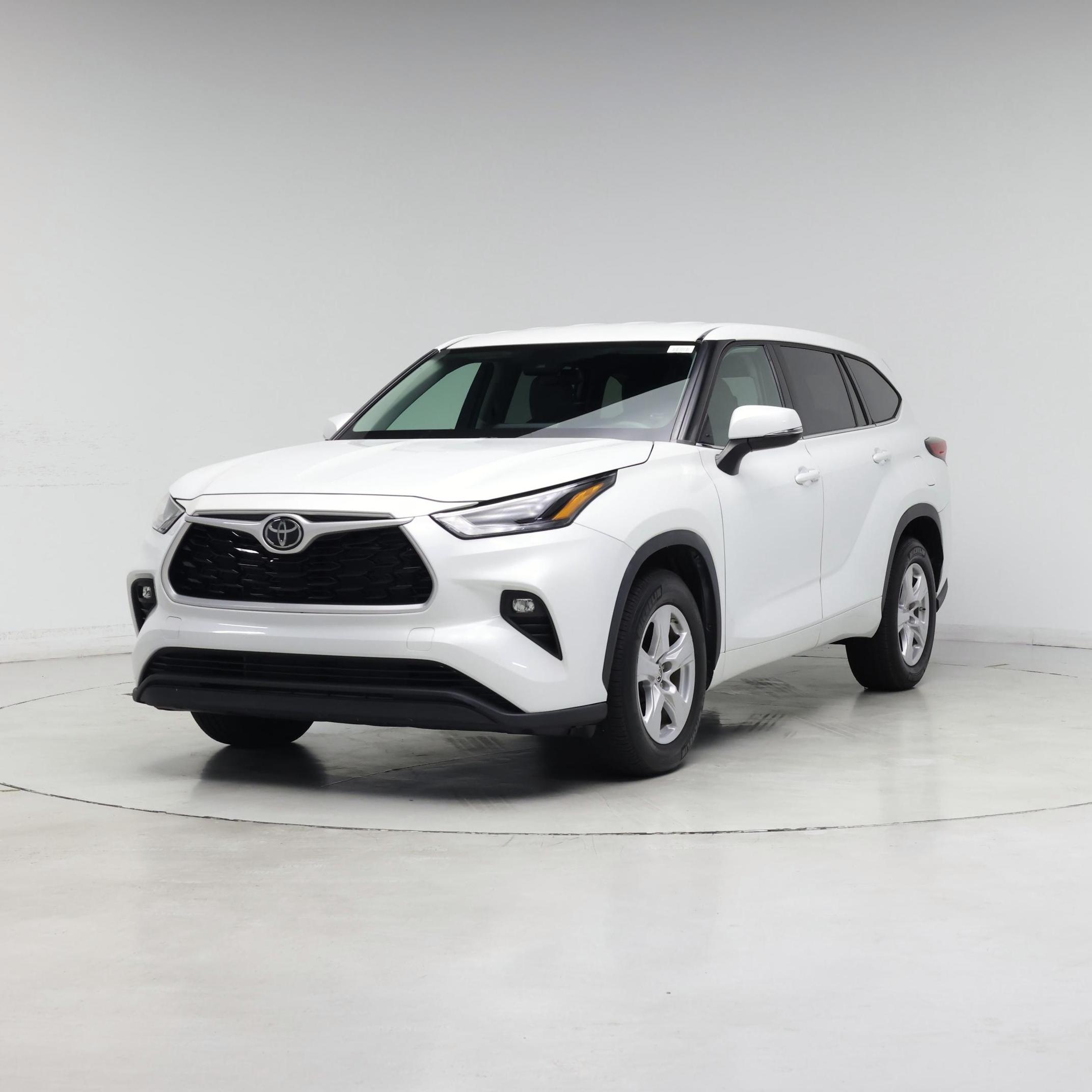 Thumbnail: 2022 Toyota Highlander - 4