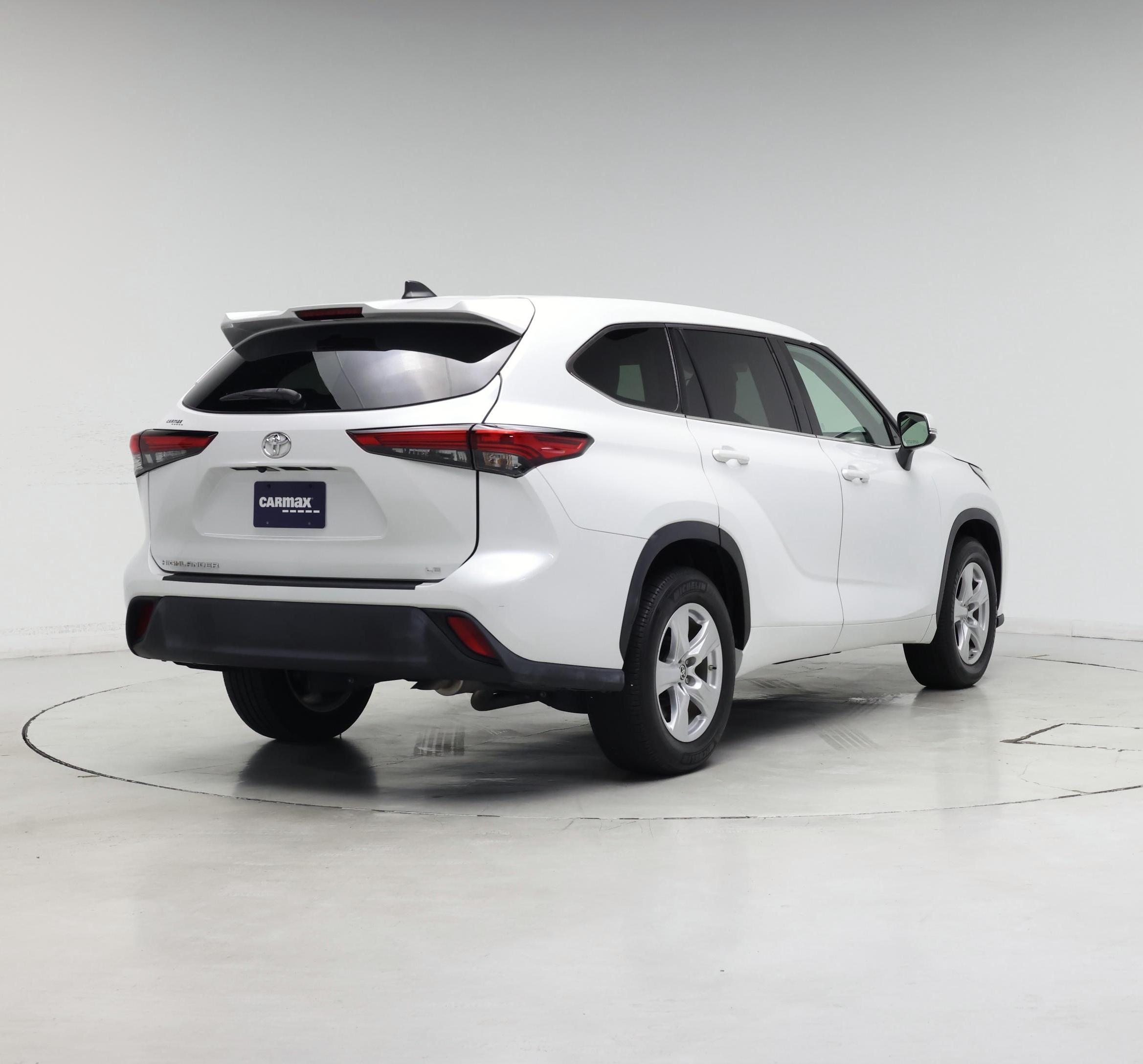 Thumbnail: 2022 Toyota Highlander - 8