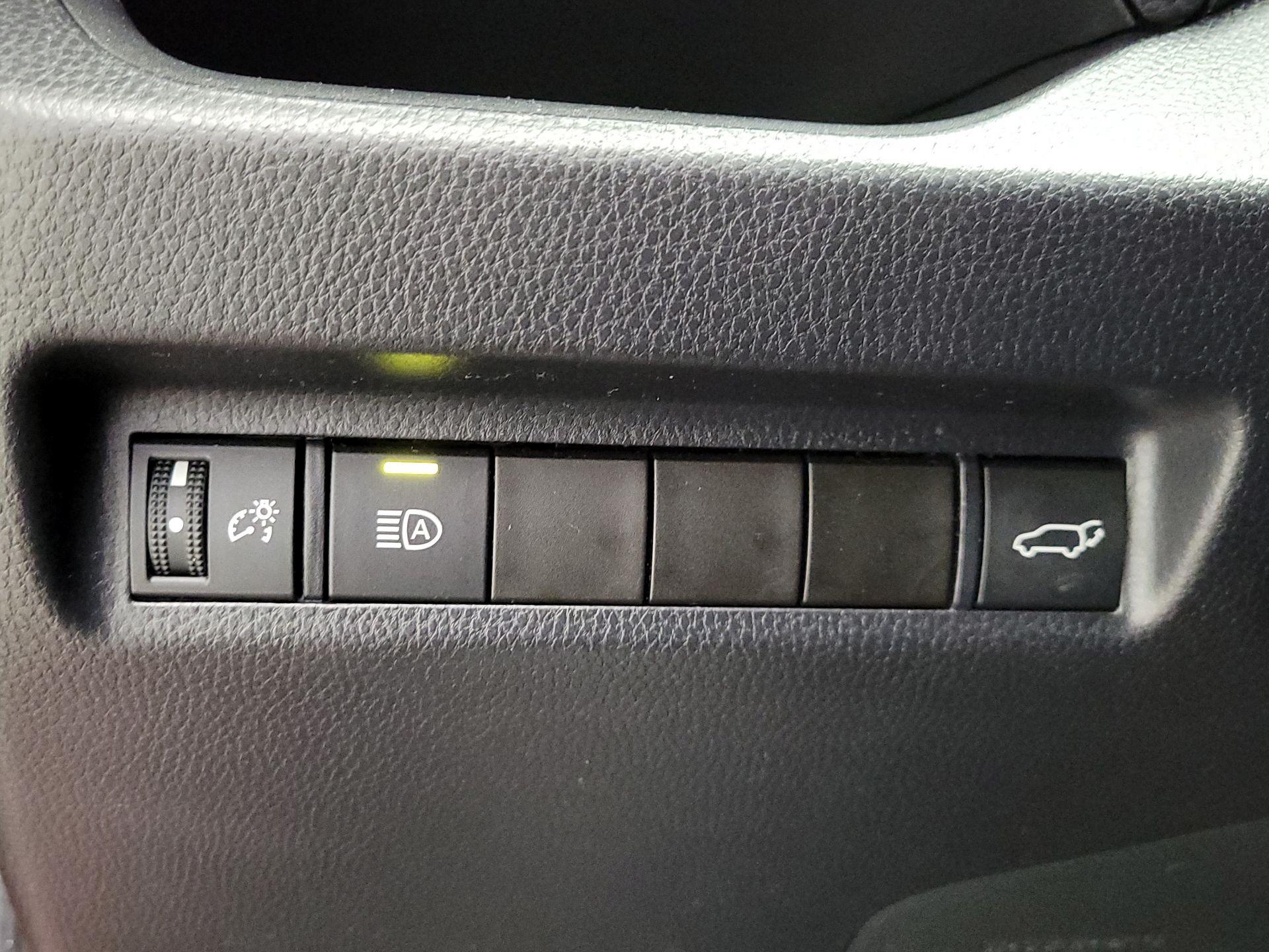 Thumbnail: 2022 Toyota RAV4 - 13