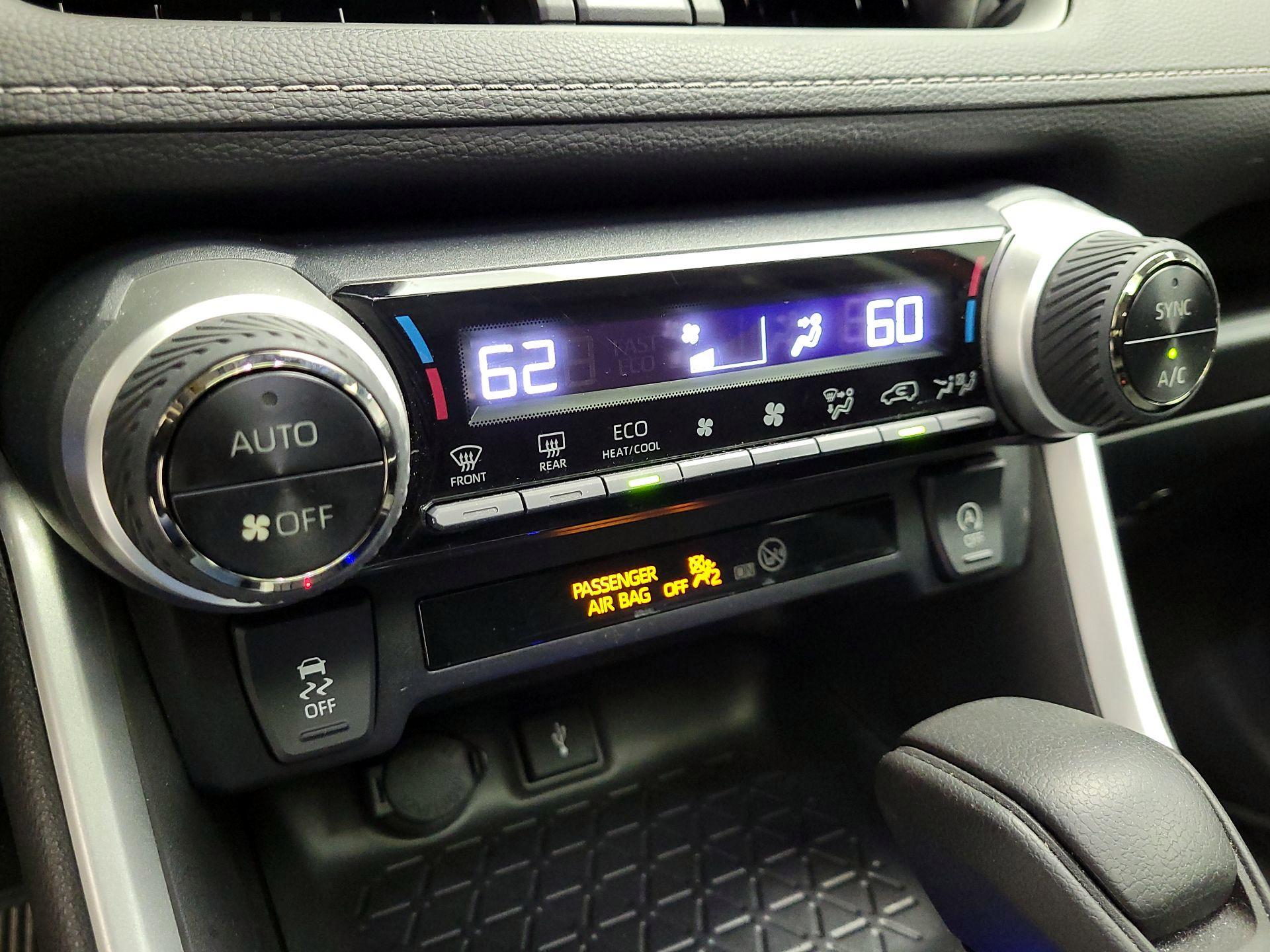 Thumbnail: 2022 Toyota RAV4 - 16