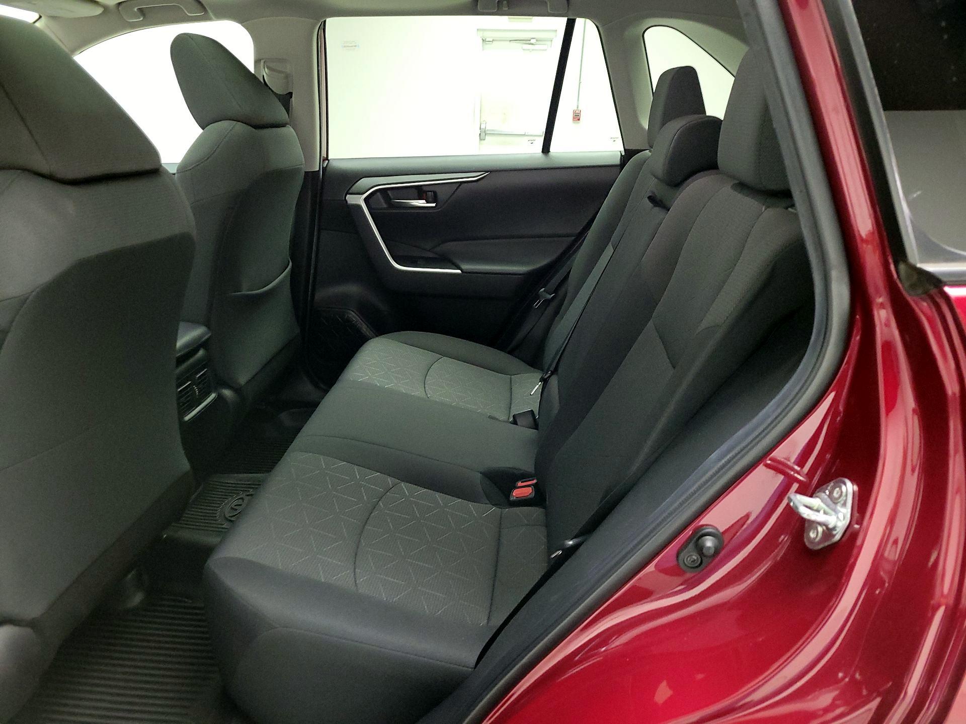 Thumbnail: 2022 Toyota RAV4 - 20