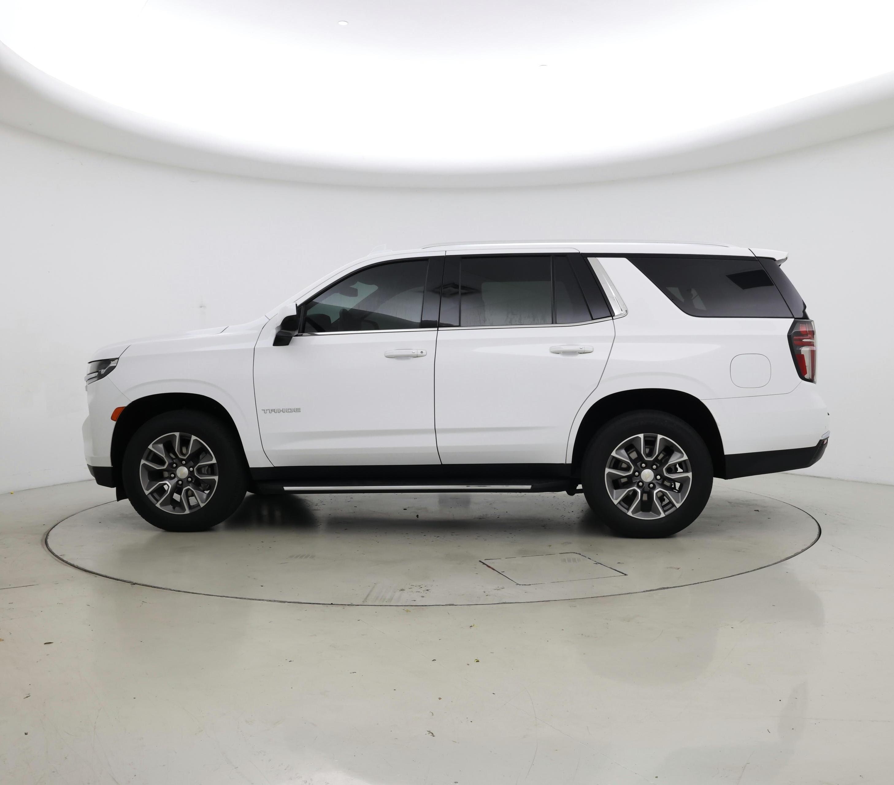 Thumbnail: 2023 Chevrolet Tahoe - 3
