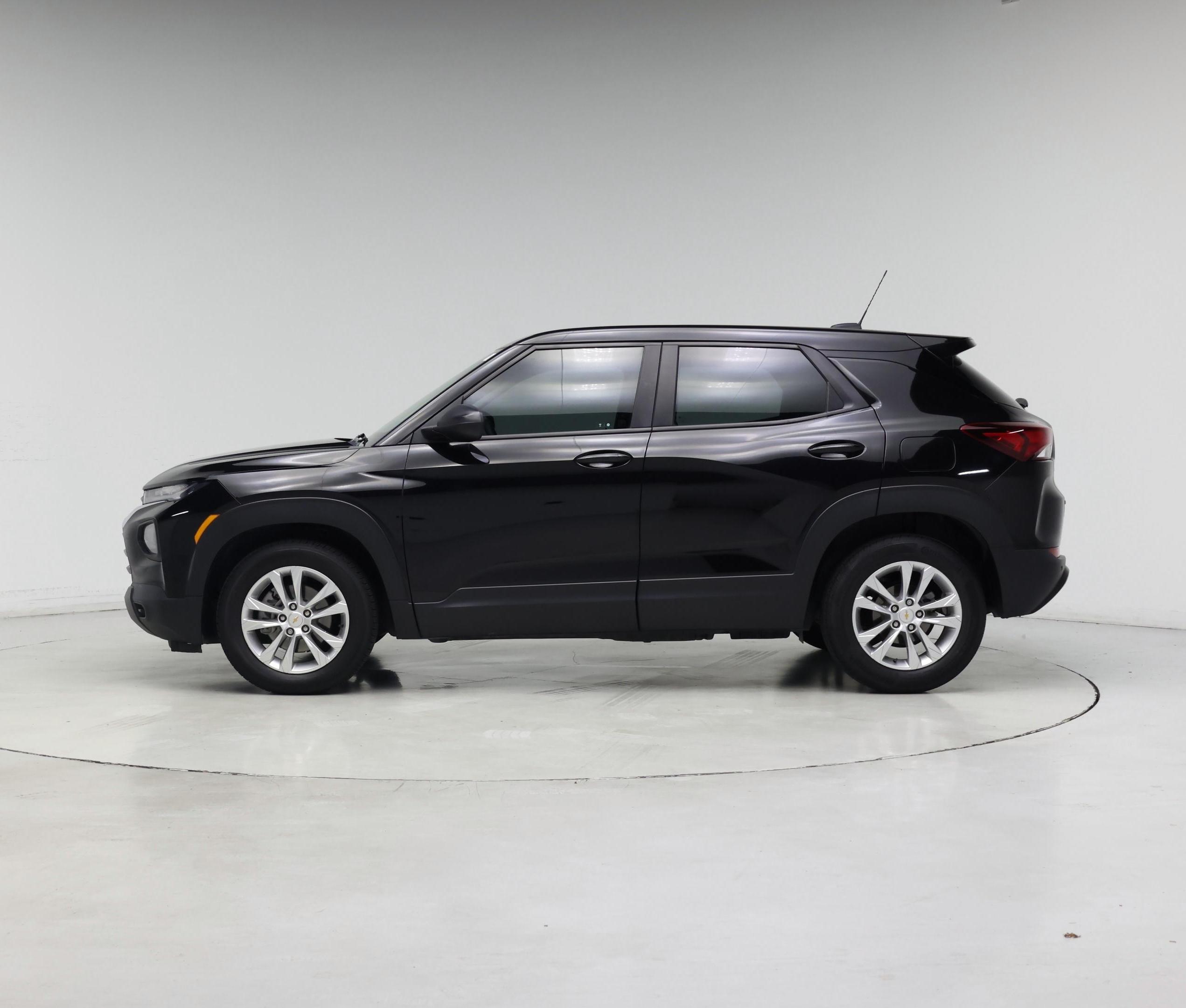 Thumbnail: 2021 Chevrolet TrailBlazer - 3