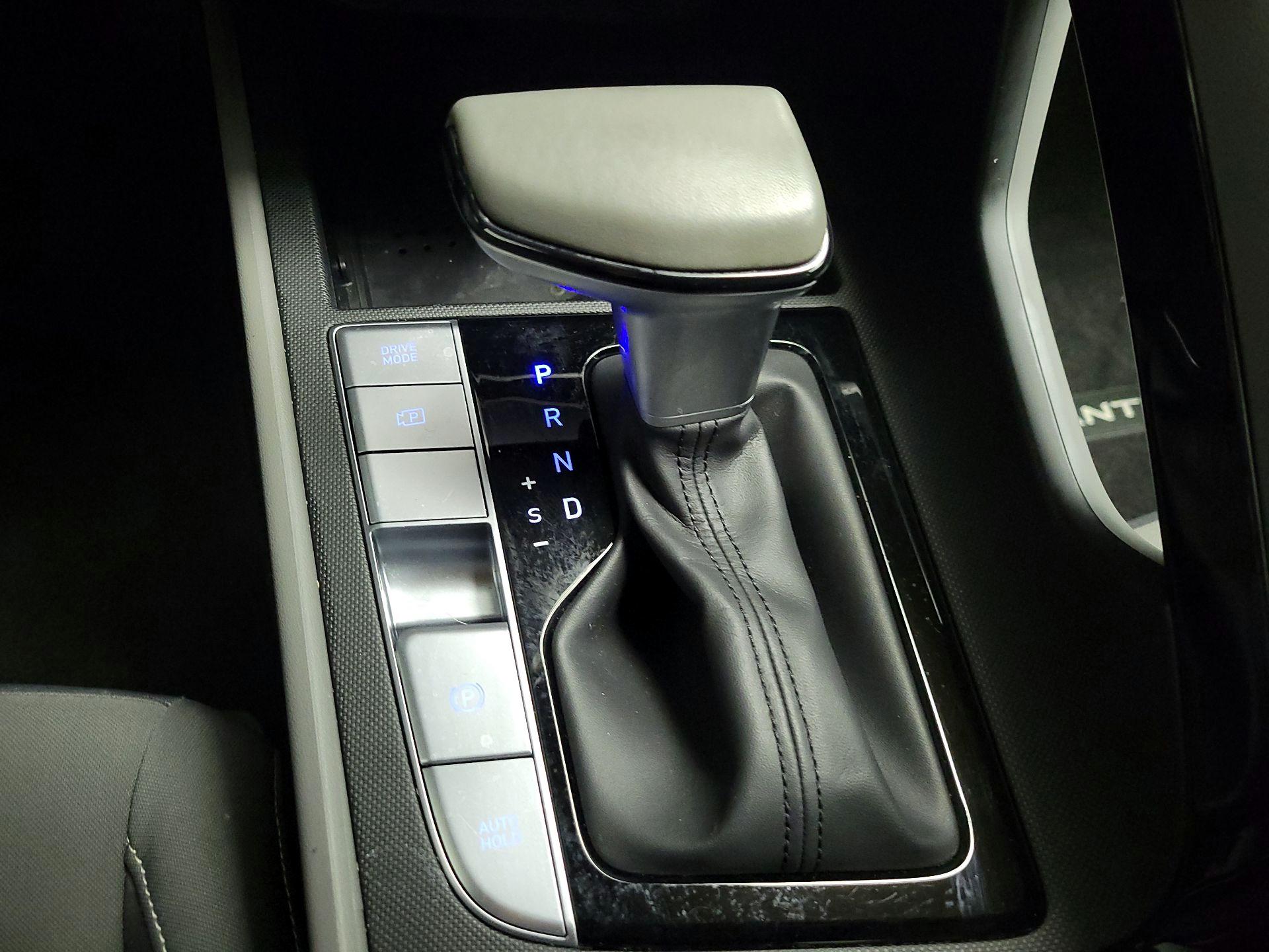 Thumbnail: 2023 Hyundai Elantra - 18