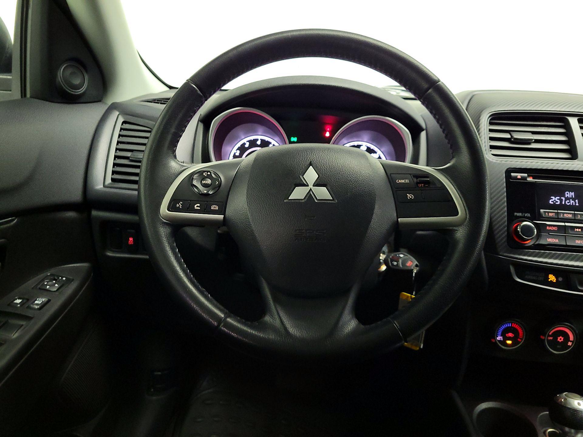 Thumbnail: 2015 Mitsubishi Outlander Sport - 10