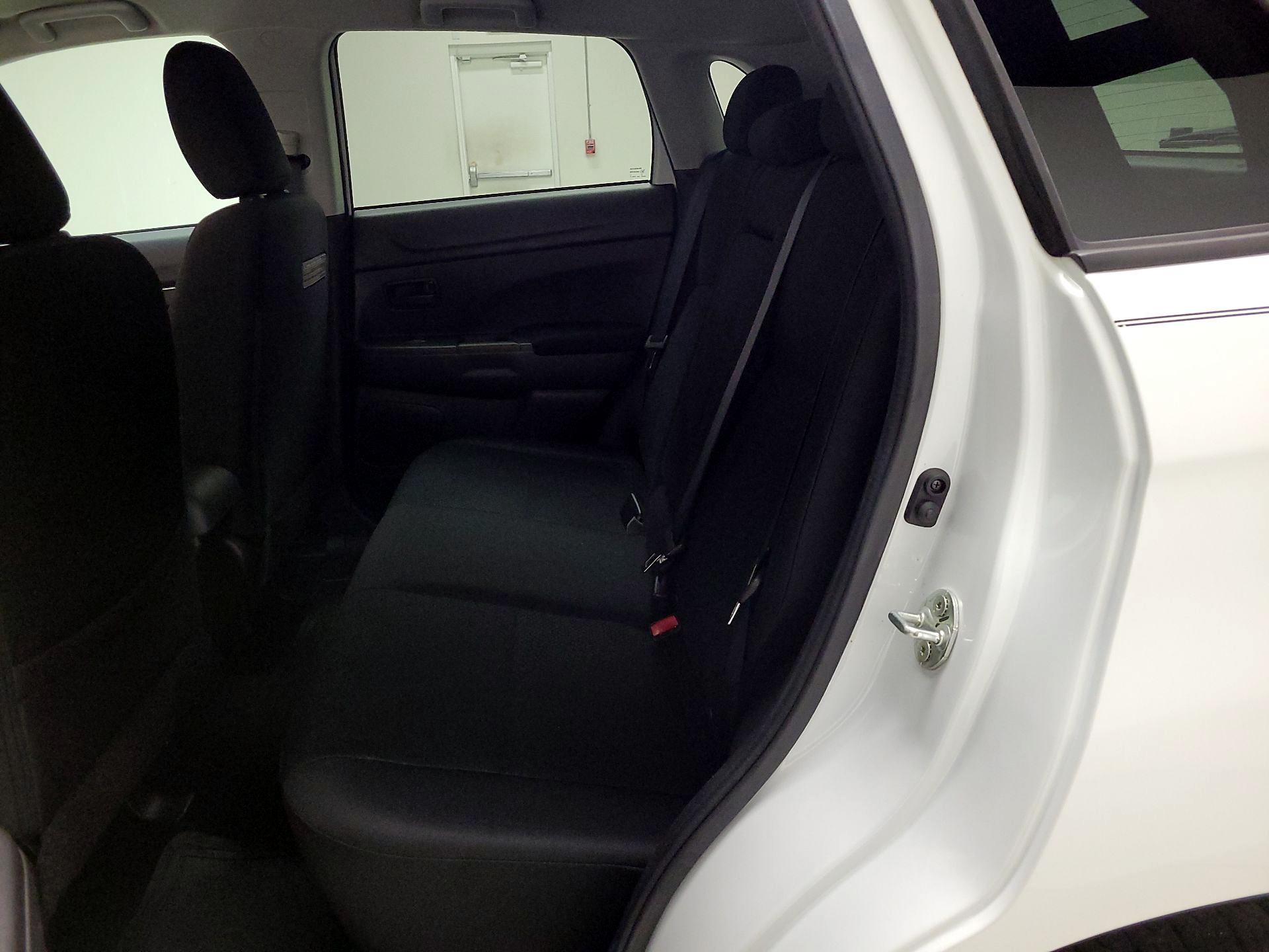 Thumbnail: 2015 Mitsubishi Outlander Sport - 18