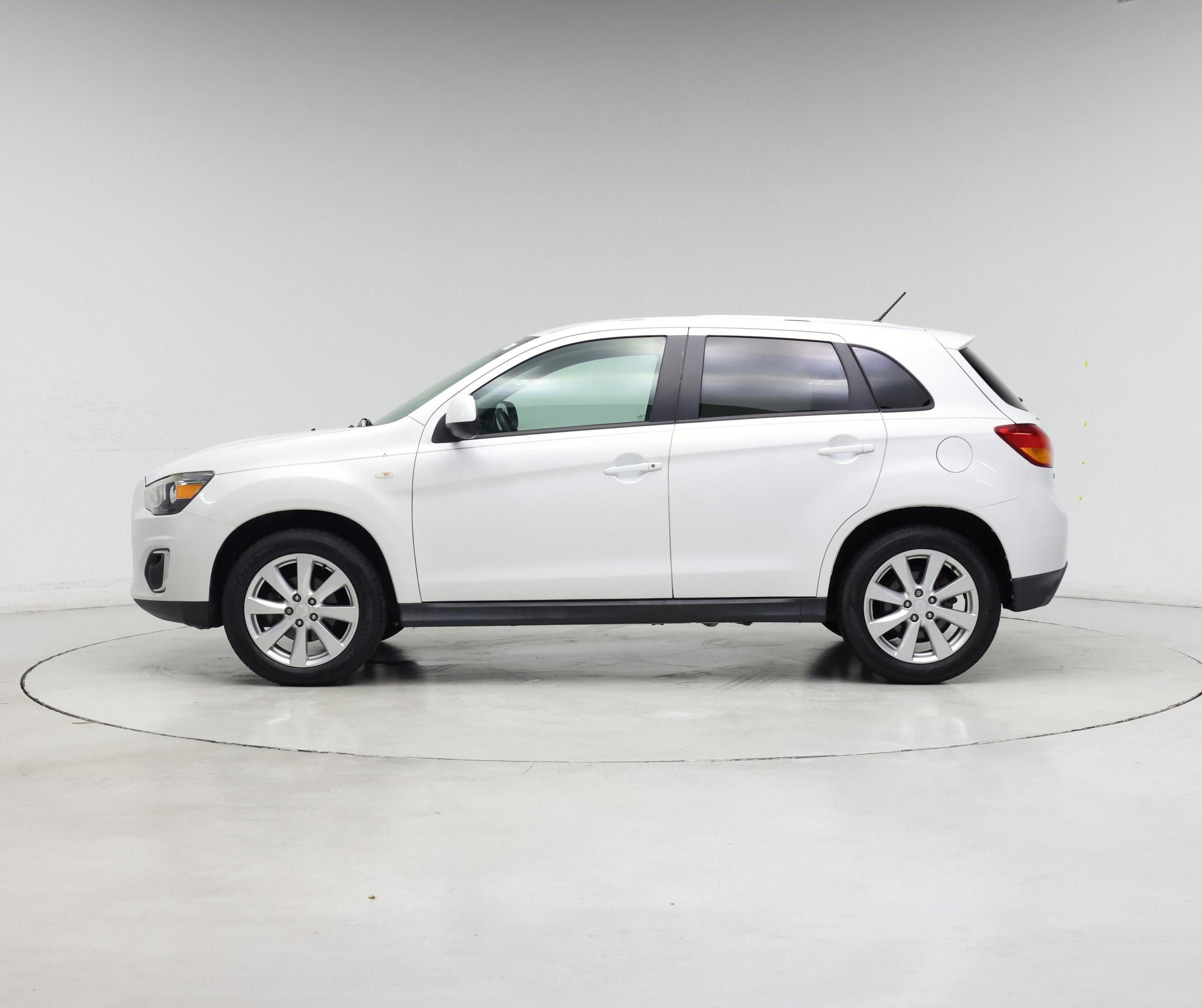 Thumbnail: 2015 Mitsubishi Outlander Sport - 3