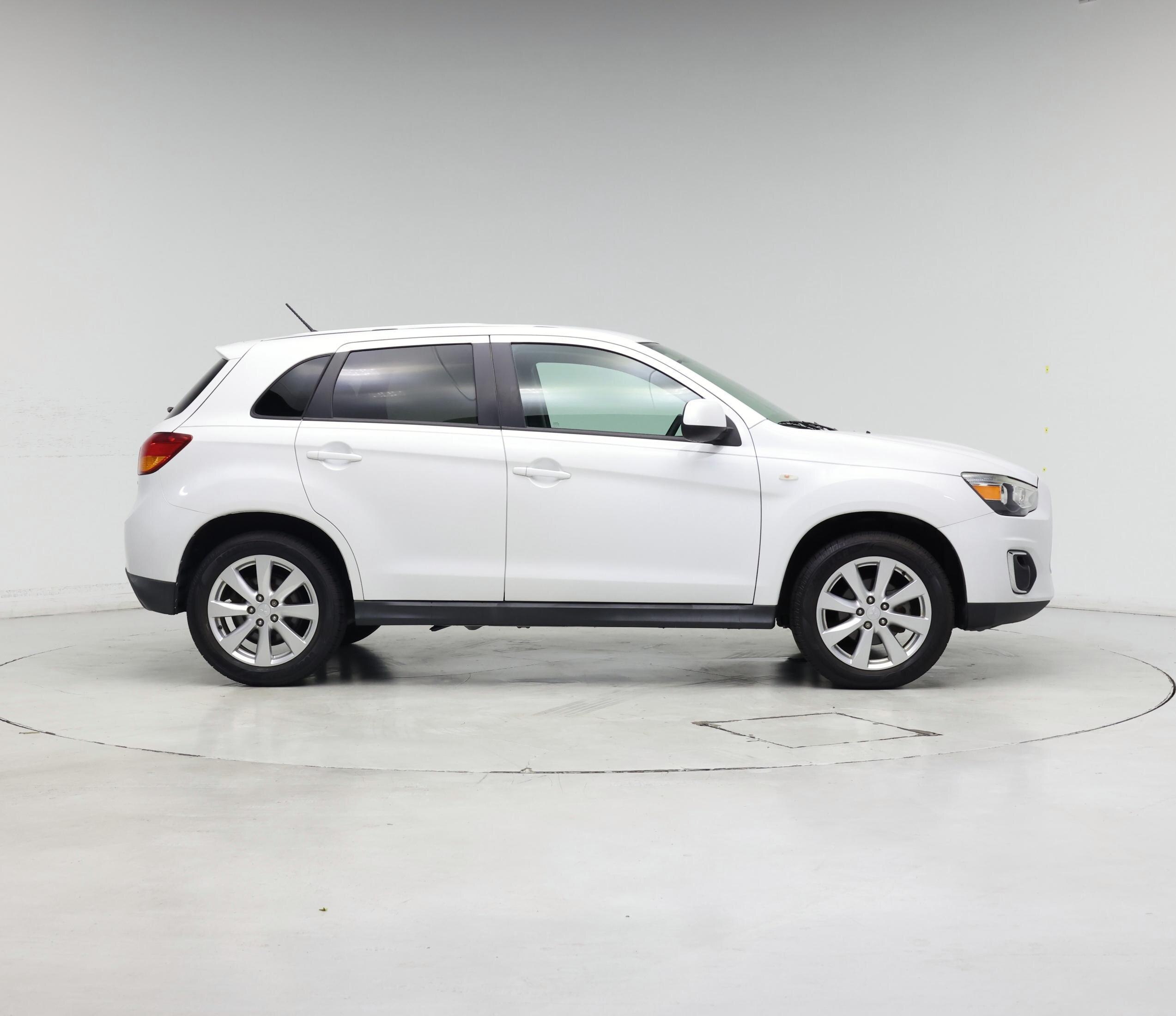 Thumbnail: 2015 Mitsubishi Outlander Sport - 7