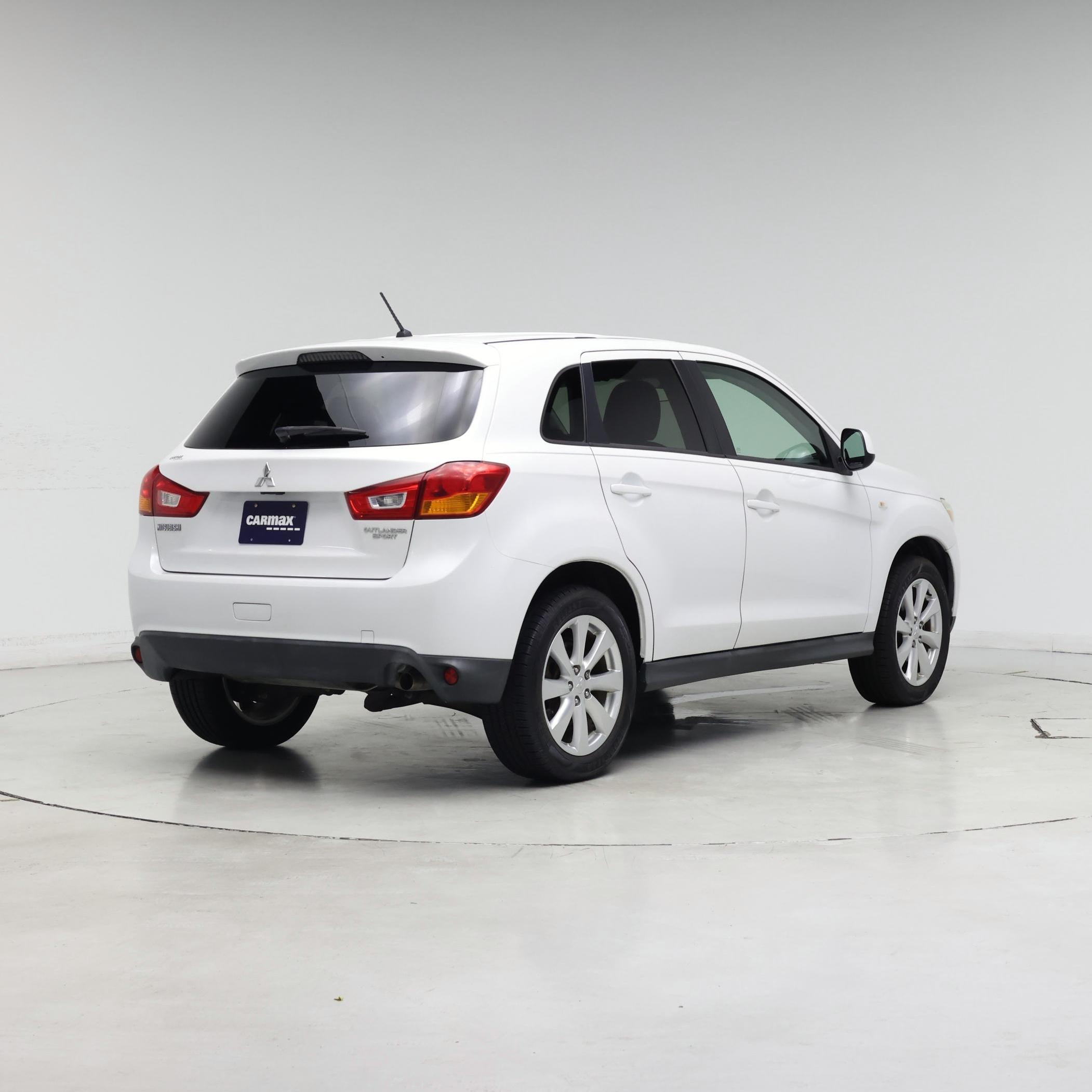 Thumbnail: 2015 Mitsubishi Outlander Sport - 8