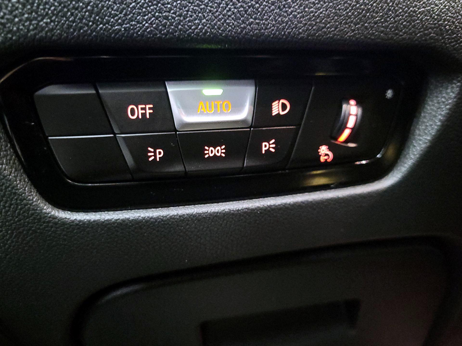 Thumbnail: 2019 BMW 3 Series - 13