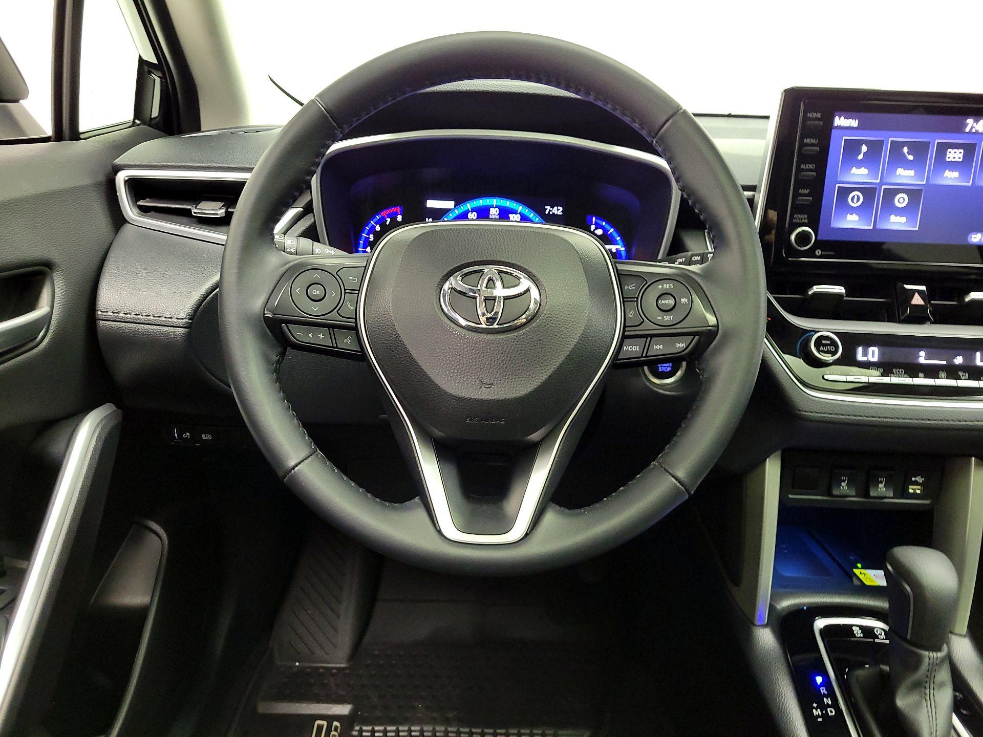 Thumbnail: 2022 Toyota Corolla Cross - 10