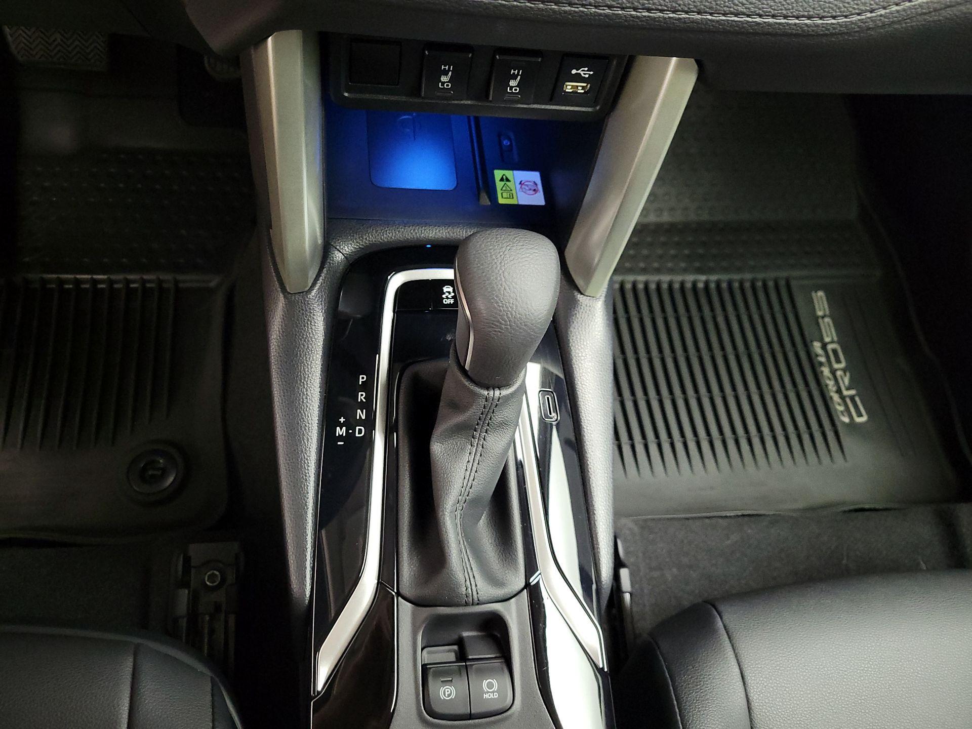 Thumbnail: 2022 Toyota Corolla Cross - 18